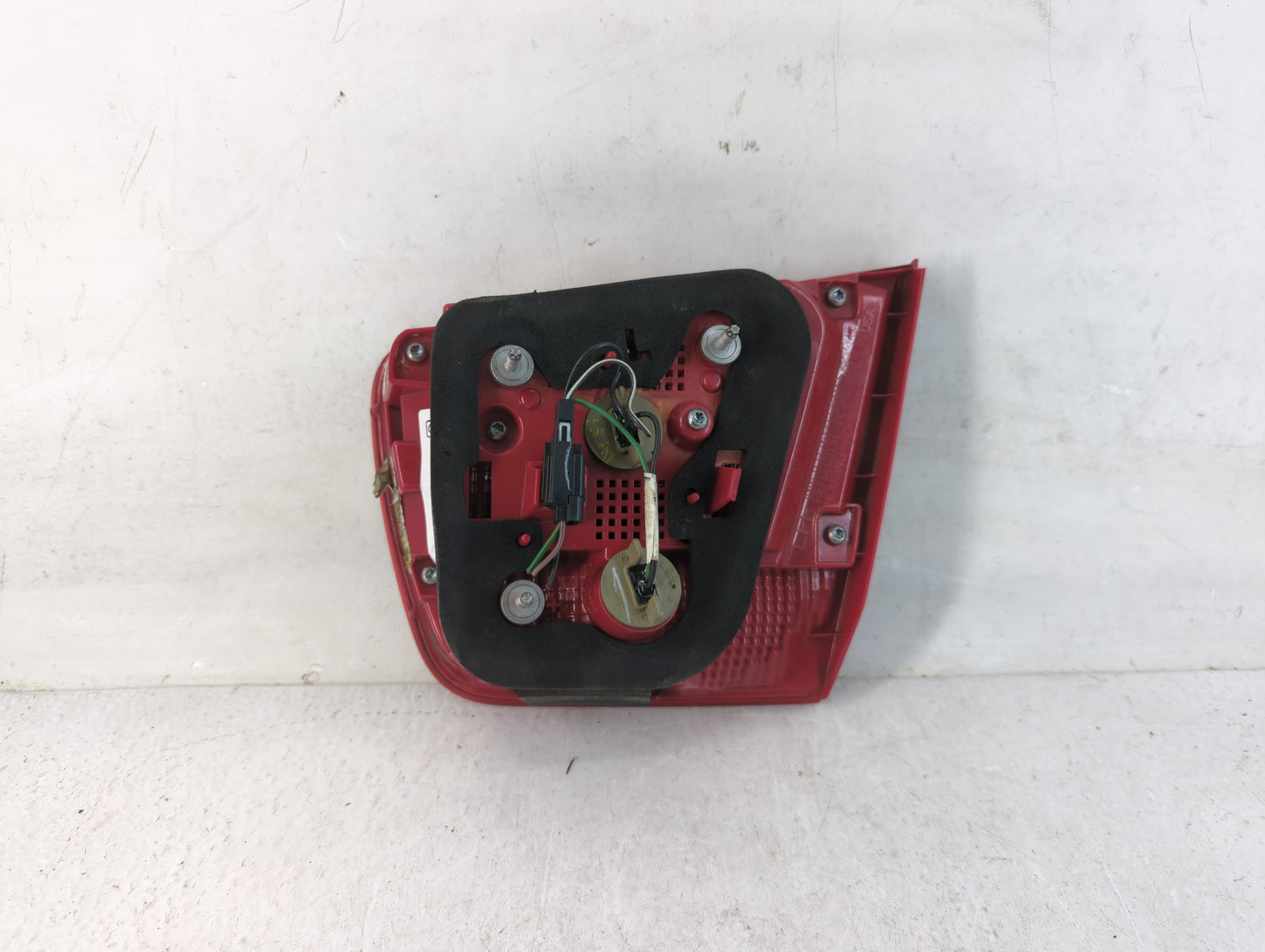 2013-2016 Chevrolet Malibu Tail Light Assembly Driver Left OEM P/N:322161 22907312 Fits Fits 2013 2014 2015 2016 OEM Used Au