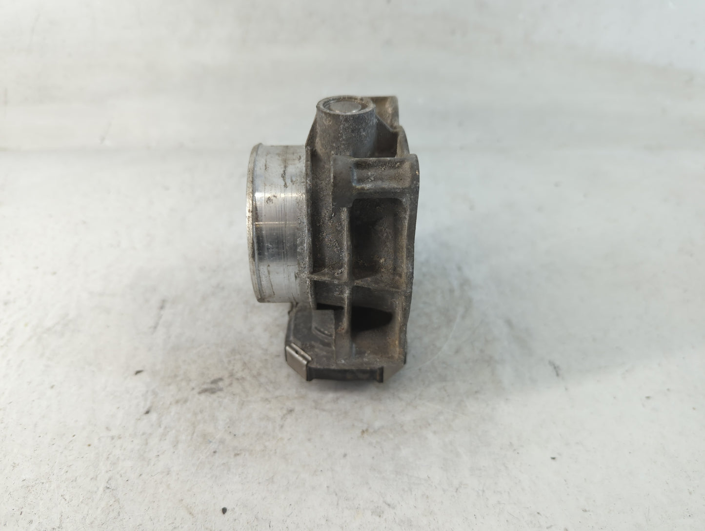 2013-2015 Chevrolet Malibu Throttle Body P/N:12627217DA Fits Fits 2013 2014 2015 2017 2018 2019 2020 OEM Used Auto Parts - O