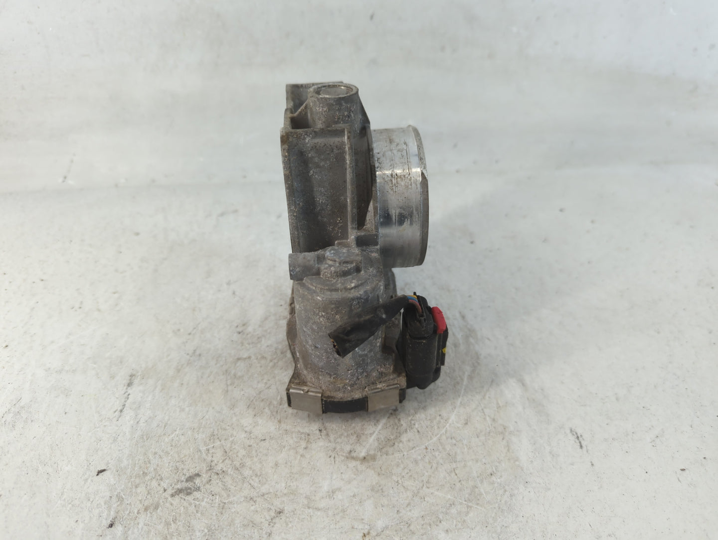 2013-2015 Chevrolet Malibu Throttle Body P/N:12627217DA Fits Fits 2013 2014 2015 2017 2018 2019 2020 OEM Used Auto Parts - O