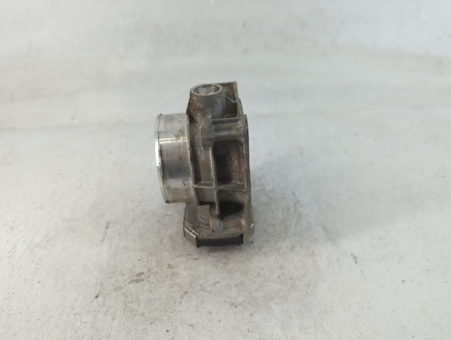 2013-2015 Chevrolet Malibu Throttle Body P/N:12627217DA Fits Fits 2013 2014 2015 2017 2018 2019 2020 OEM Used Auto Parts - O