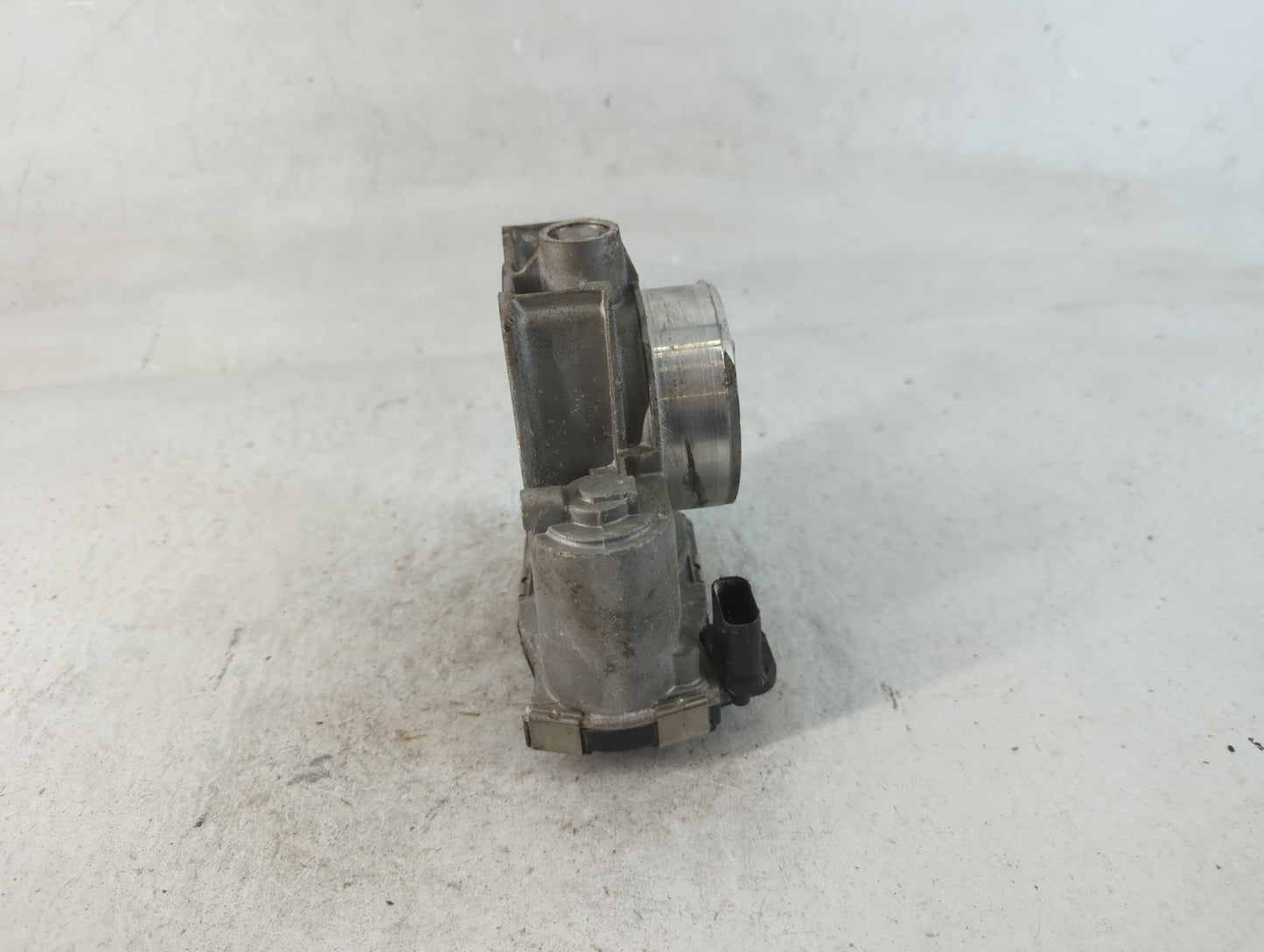 2013-2015 Chevrolet Malibu Throttle Body P/N:12627217DA Fits Fits 2013 2014 2015 2017 2018 2019 2020 OEM Used Auto Parts - O