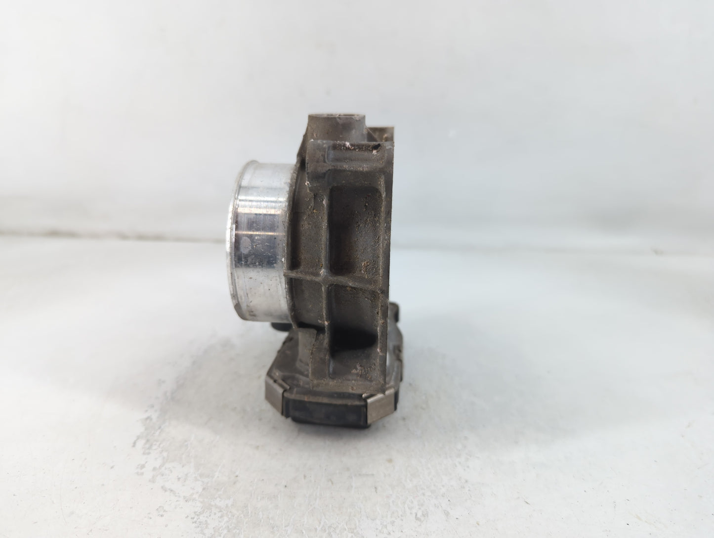 2013-2015 Chevrolet Malibu Throttle Body P/N:12627217DA Fits Fits 2013 2014 2015 2017 2018 2019 2020 OEM Used Auto Parts - O