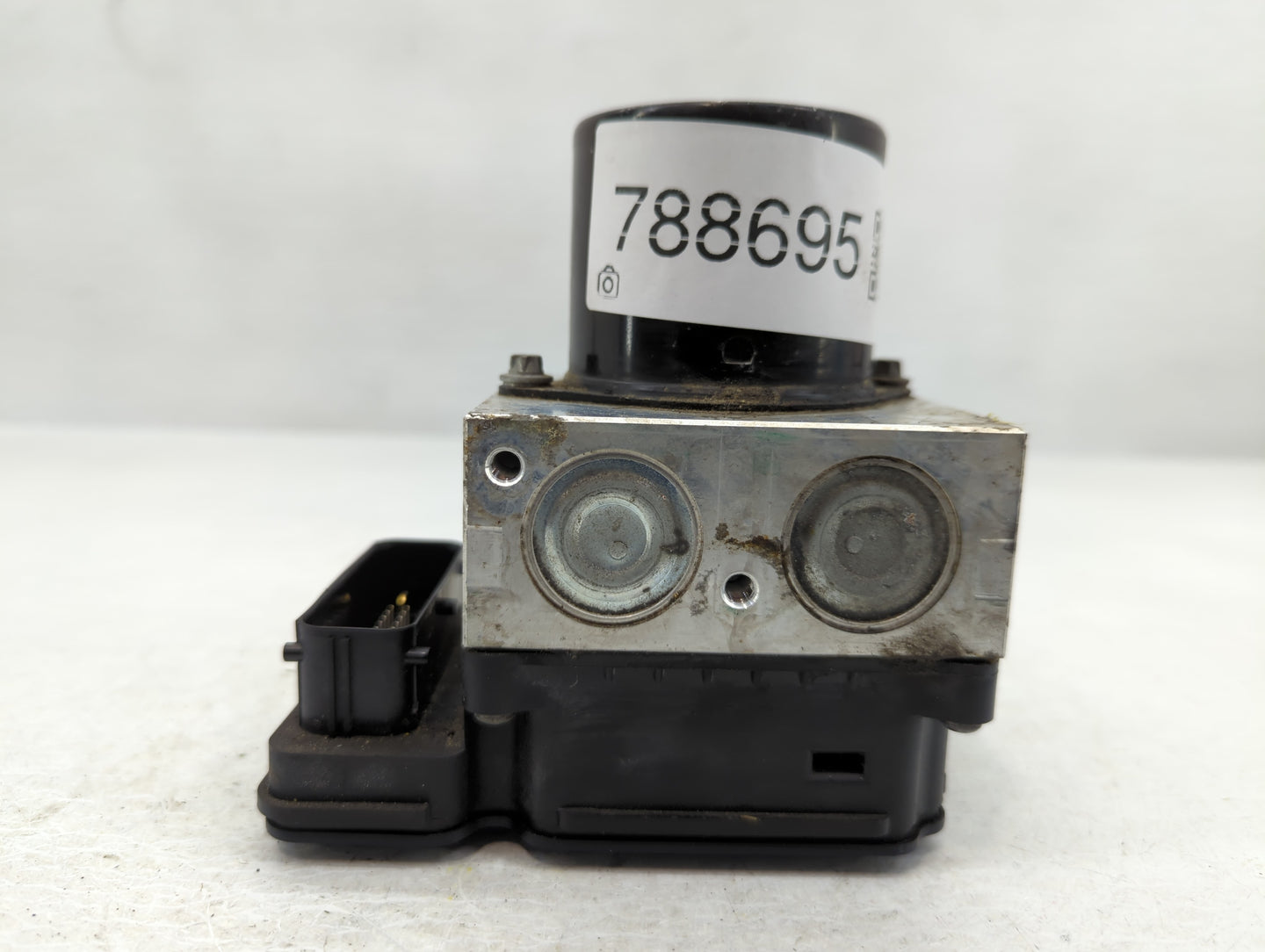 2013-2016 Chevrolet Malibu ABS Pump Control Module Replacement P/N:22863598 Fits Fits 2012 2013 2014 2015 2016 OEM Used Auto