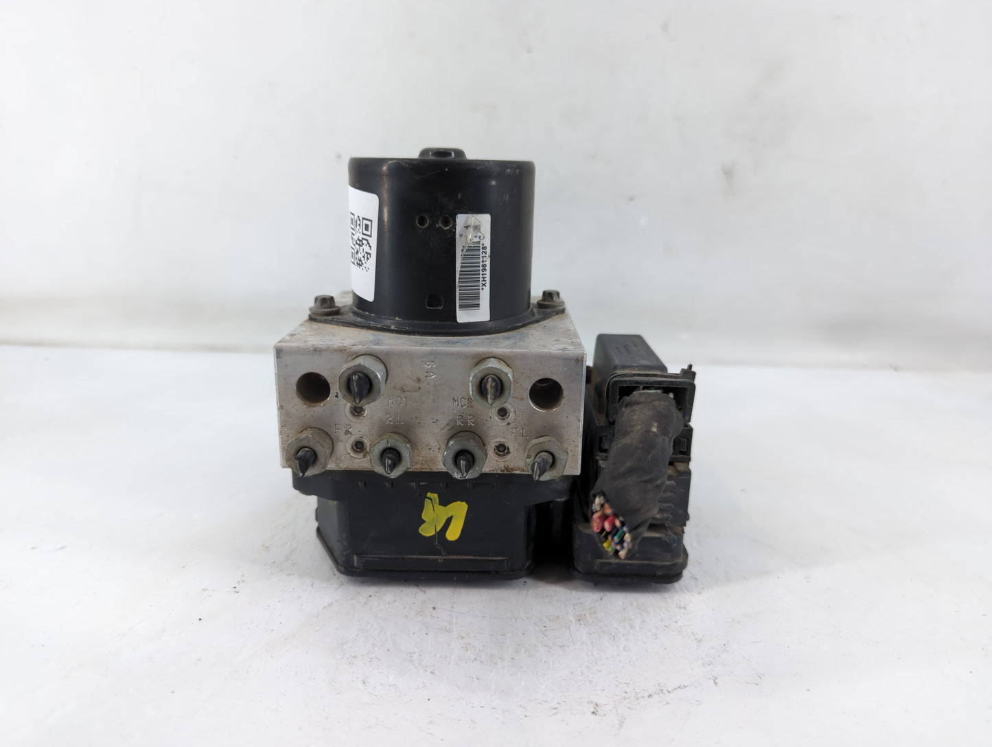 2013-2016 Chevrolet Malibu ABS Pump Control Module Replacement P/N:22863598 Fits Fits 2012 2013 2014 2015 2016 OEM Used Auto