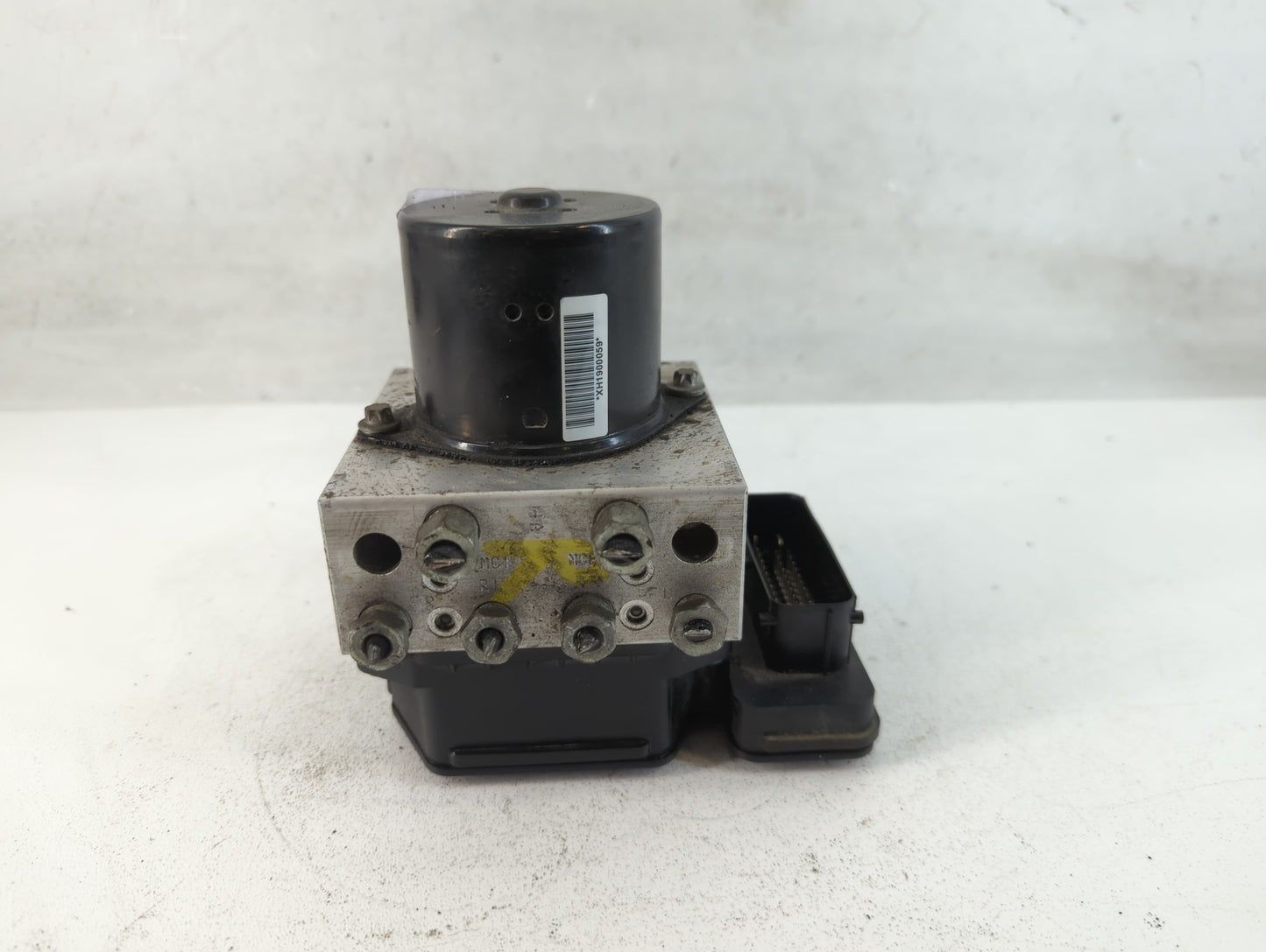 2013-2016 Chevrolet Malibu ABS Pump Control Module Replacement P/N:22863598 Fits Fits 2012 2013 2014 2015 2016 OEM Used Auto