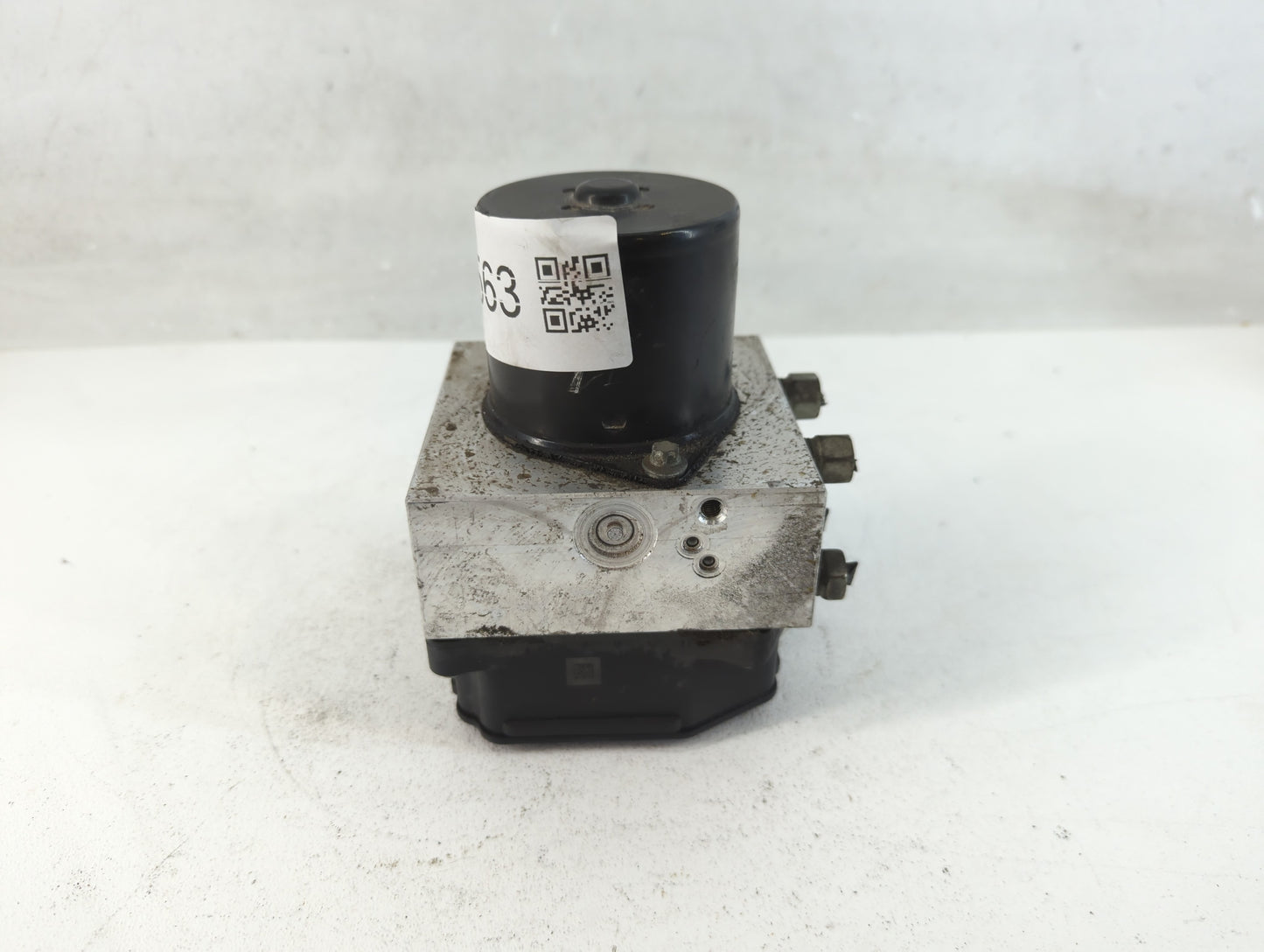 2013-2016 Chevrolet Malibu ABS Pump Control Module Replacement P/N:22863598 Fits Fits 2012 2013 2014 2015 2016 OEM Used Auto
