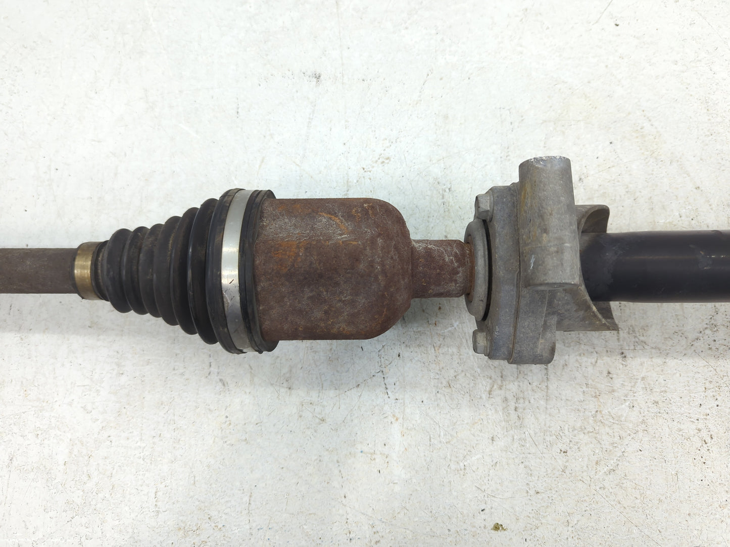 2013-2015 Chevrolet Malibu Axle Shaft Front Passenger Cv C/v - Oemusedautoparts1.com