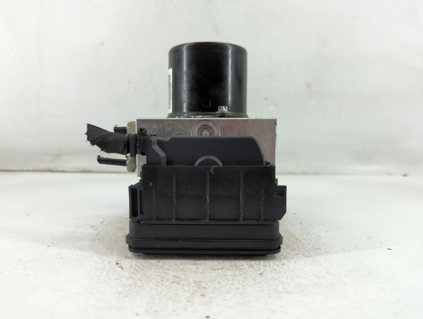 2013-2016 Chevrolet Malibu ABS Pump Control Module Replacement P/N:22863598 Fits Fits 2012 2013 2014 2015 2016 OEM Used Auto