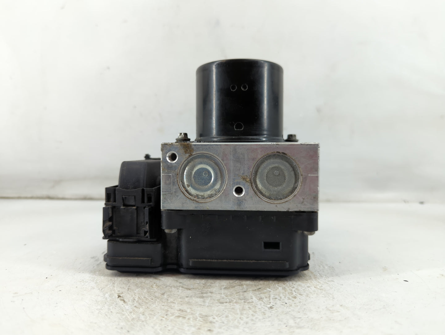 2013-2016 Chevrolet Malibu ABS Pump Control Module Replacement P/N:22863598 Fits Fits 2012 2013 2014 2015 2016 OEM Used Auto