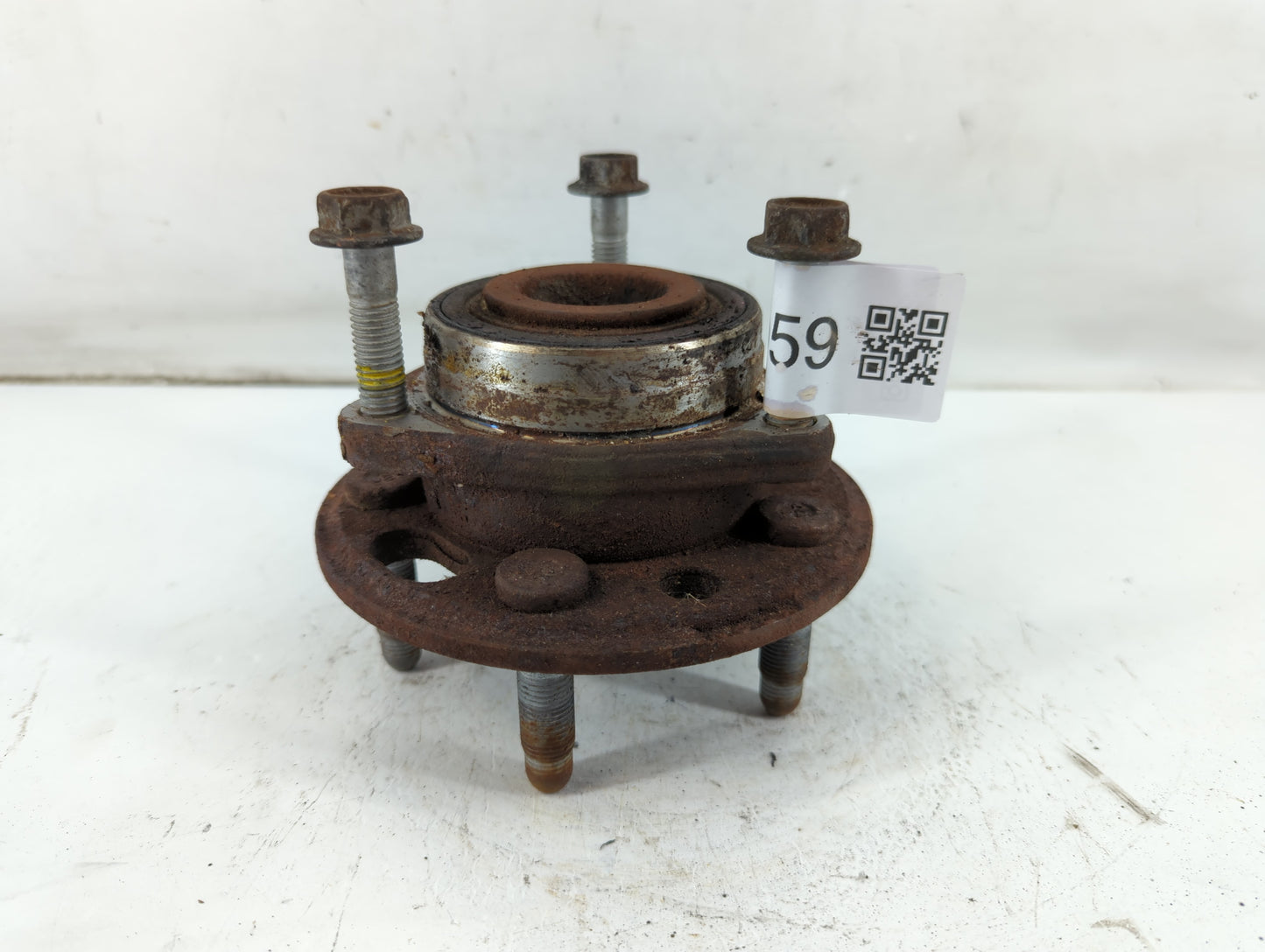 2013-2016 Chevrolet Malibu Driver Rear Wheel Hub Oem - Oemusedautoparts1.com