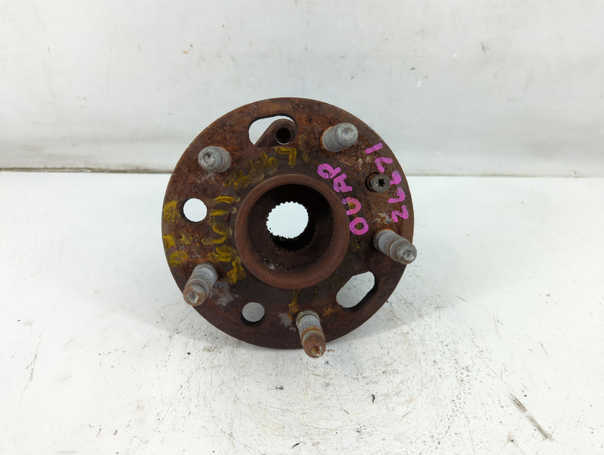 2013-2016 Chevrolet Malibu Driver Rear Wheel Hub Oem 933959 - Oemusedautoparts1.com
