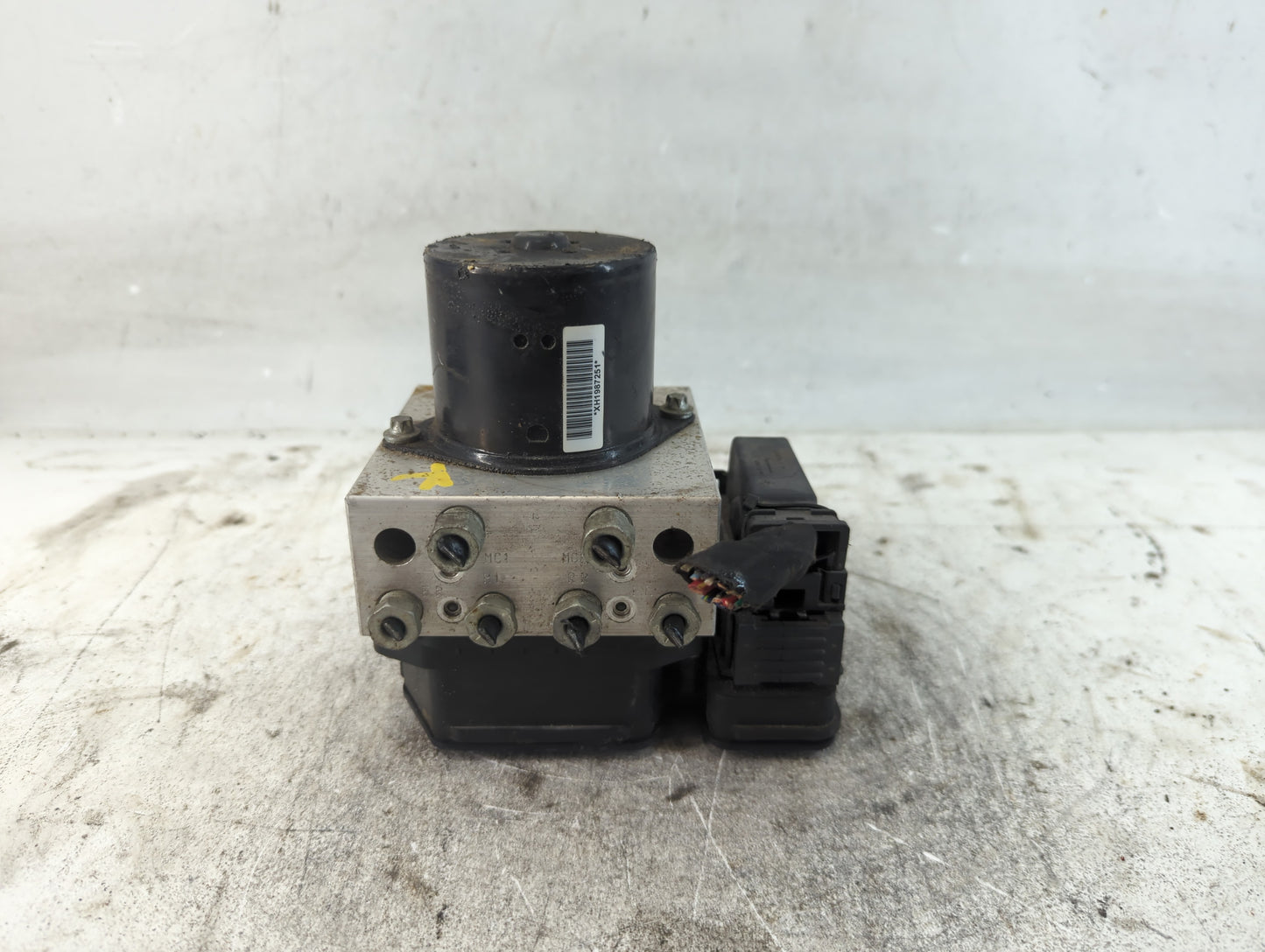 2013-2016 Chevrolet Malibu ABS Pump Control Module Replacement P/N:22863598 Fits Fits 2012 2013 2014 2015 2016 OEM Used Auto