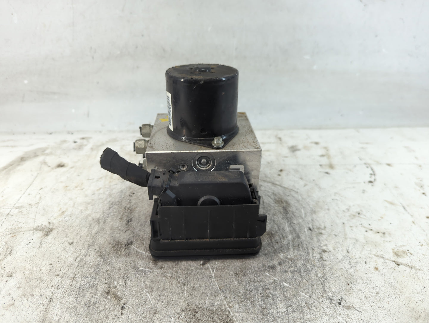2013-2016 Chevrolet Malibu ABS Pump Control Module Replacement P/N:22863598 Fits Fits 2012 2013 2014 2015 2016 OEM Used Auto