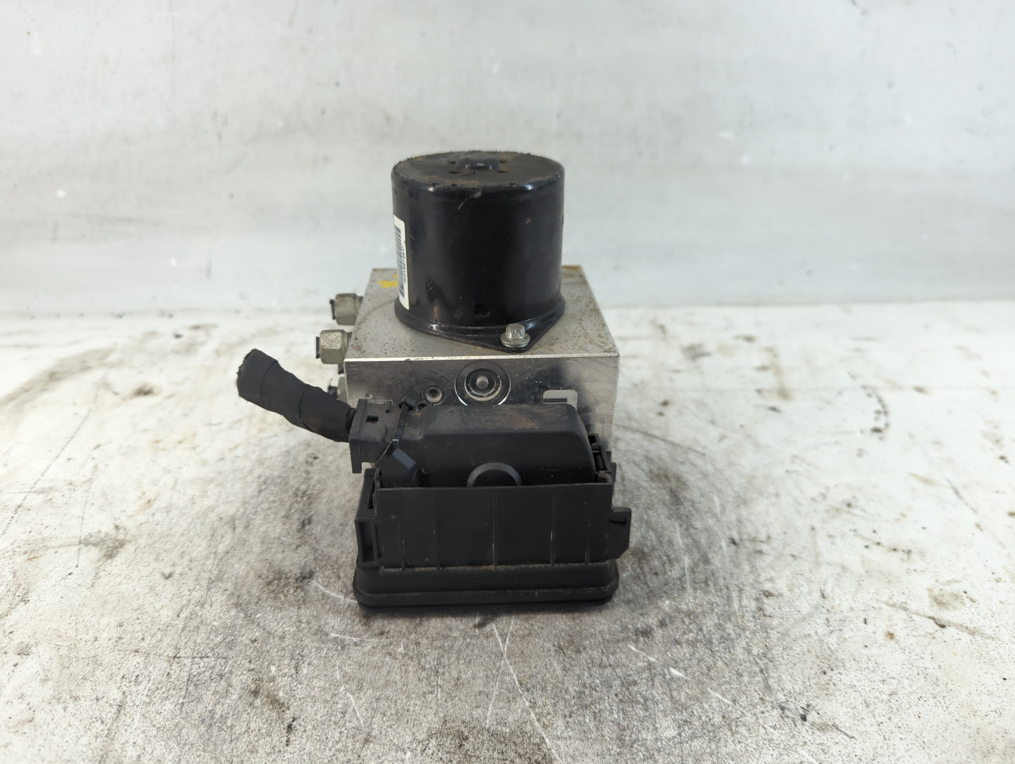 2013-2016 Chevrolet Malibu ABS Pump Control Module Replacement P/N:22863598 Fits Fits 2012 2013 2014 2015 2016 OEM Used Auto