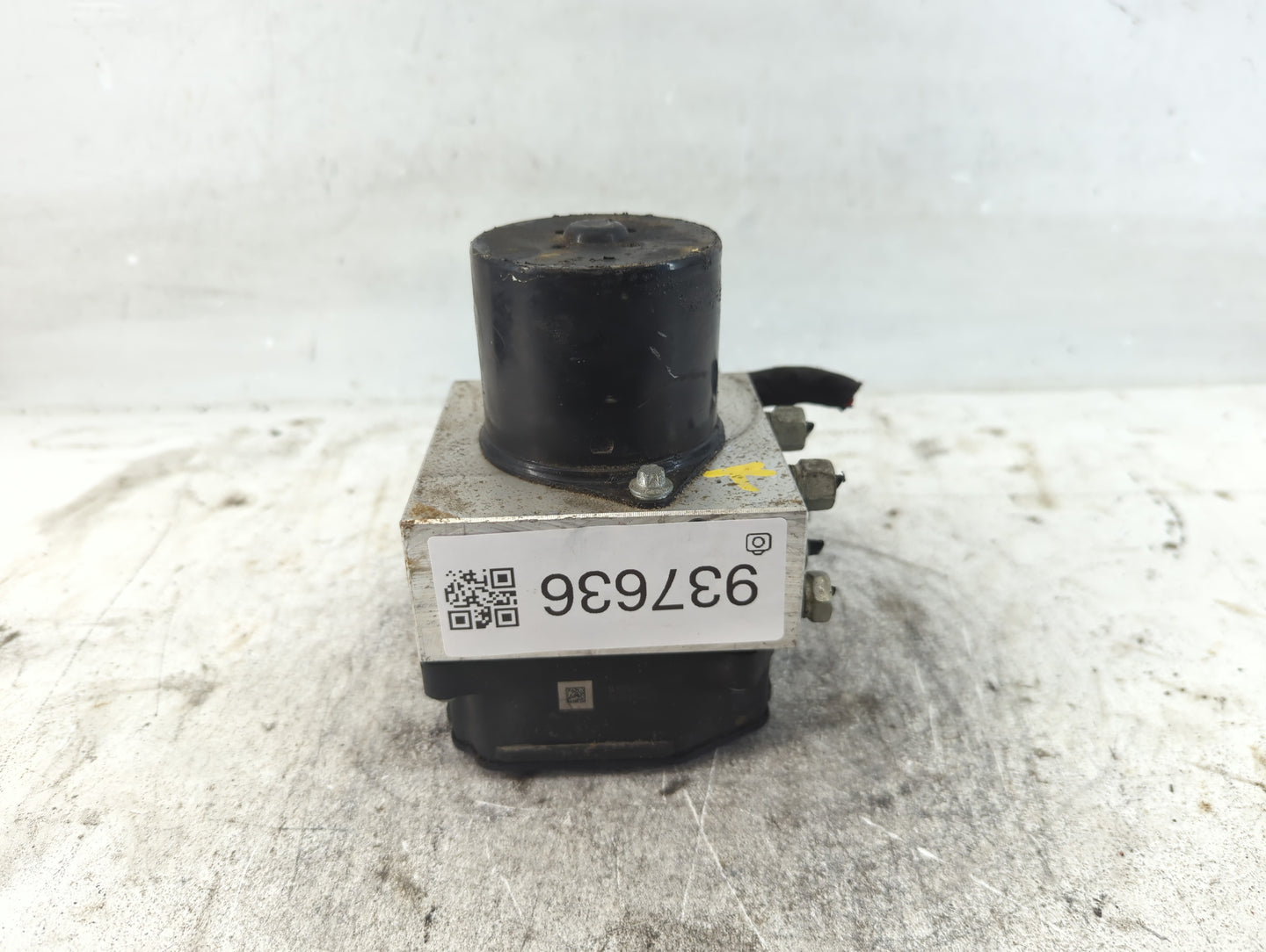 2013-2016 Chevrolet Malibu ABS Pump Control Module Replacement P/N:22863598 Fits Fits 2012 2013 2014 2015 2016 OEM Used Auto