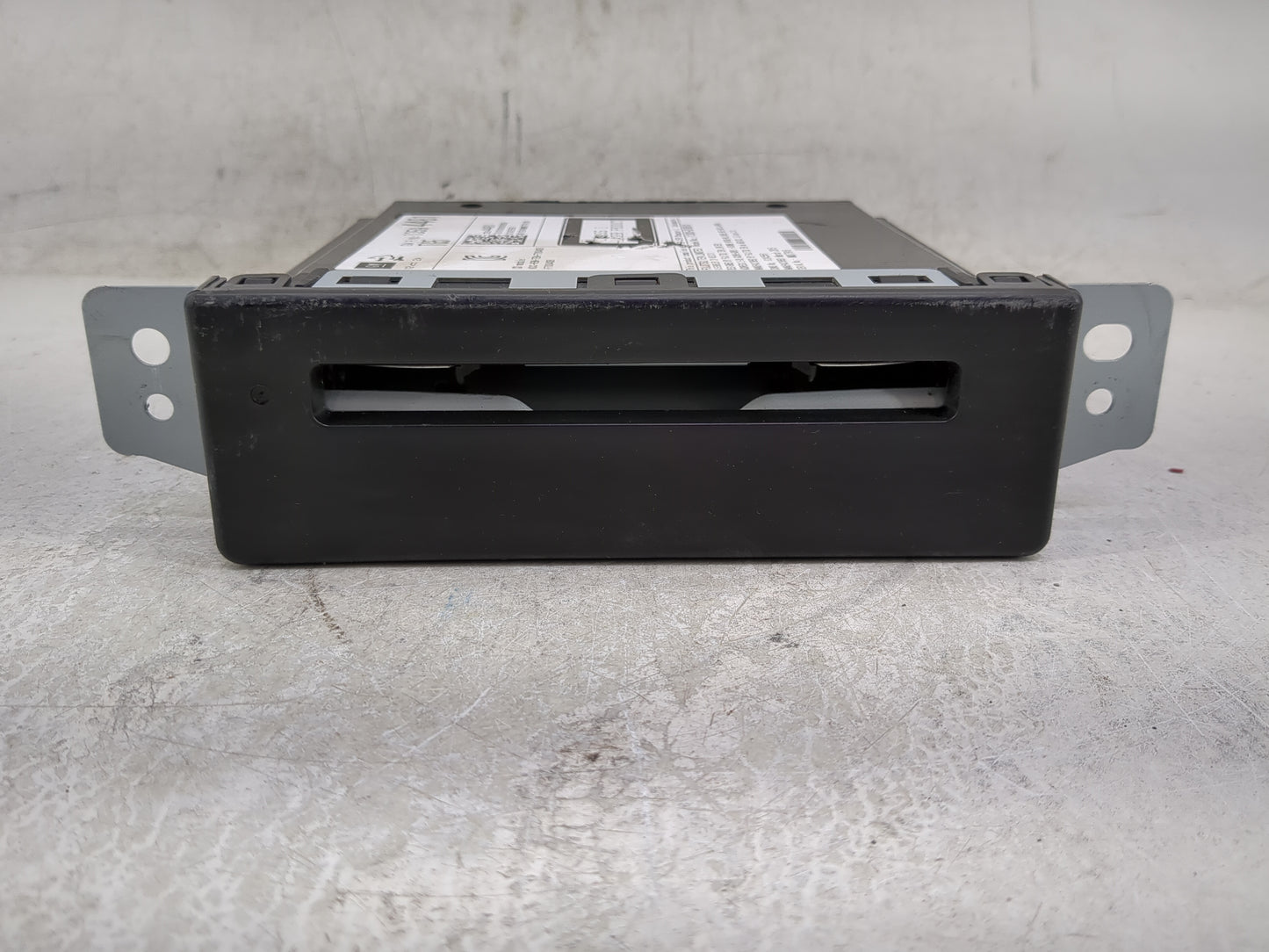 2015 Chevrolet Silverado Radio AM FM Cd Player Receiver Replacement Fits OEM Used Auto Parts - Oemusedautoparts1.com