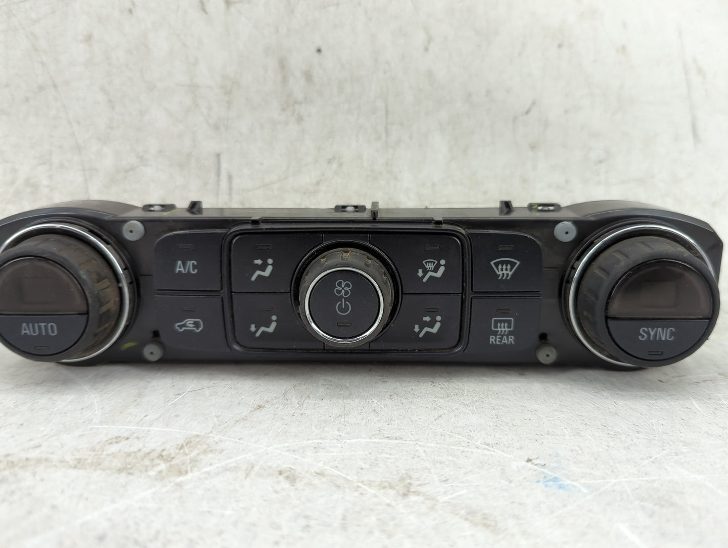 2015 Chevrolet Silverado Climate Control Module Temperature AC/Heater Replacement P/N:23486614 815372982 Fits OEM Used Auto 