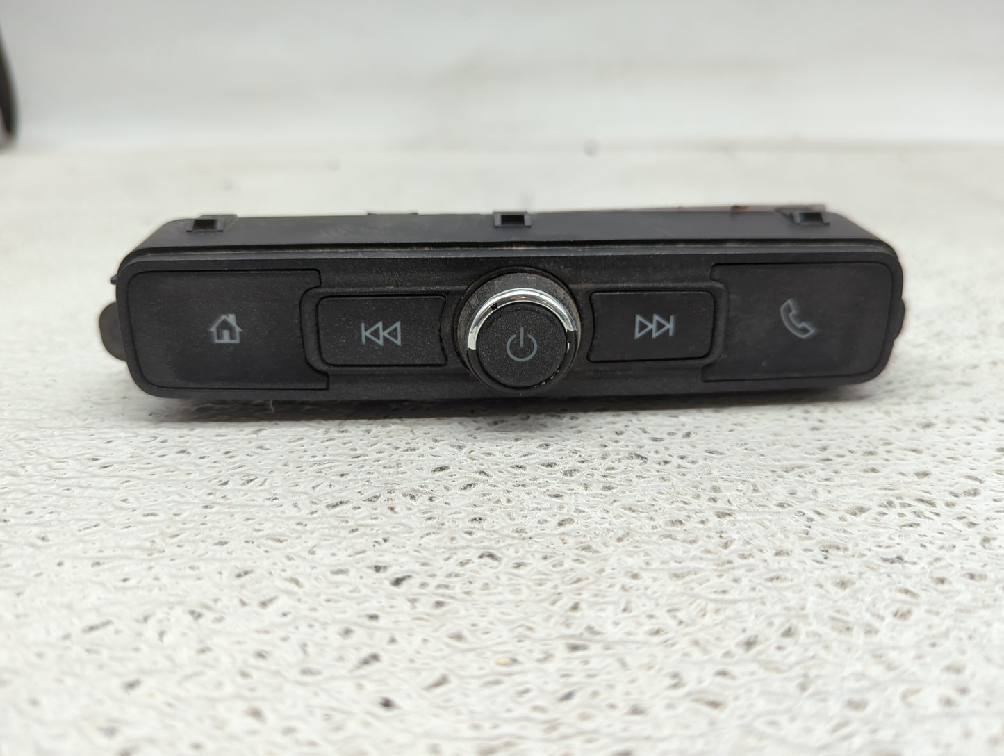2015 Chevrolet Silverado Radio AM FM Cd Player Receiver Replacement Fits OEM Used Auto Parts - Oemusedautoparts1.com