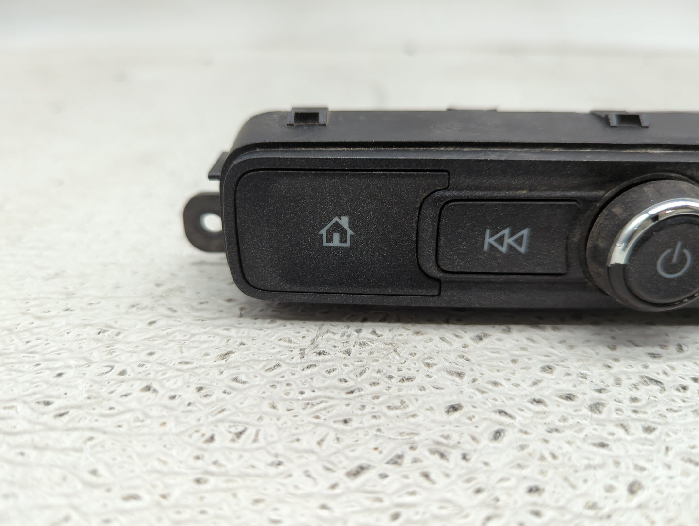 2015 Chevrolet Silverado Radio AM FM Cd Player Receiver Replacement Fits OEM Used Auto Parts - Oemusedautoparts1.com
