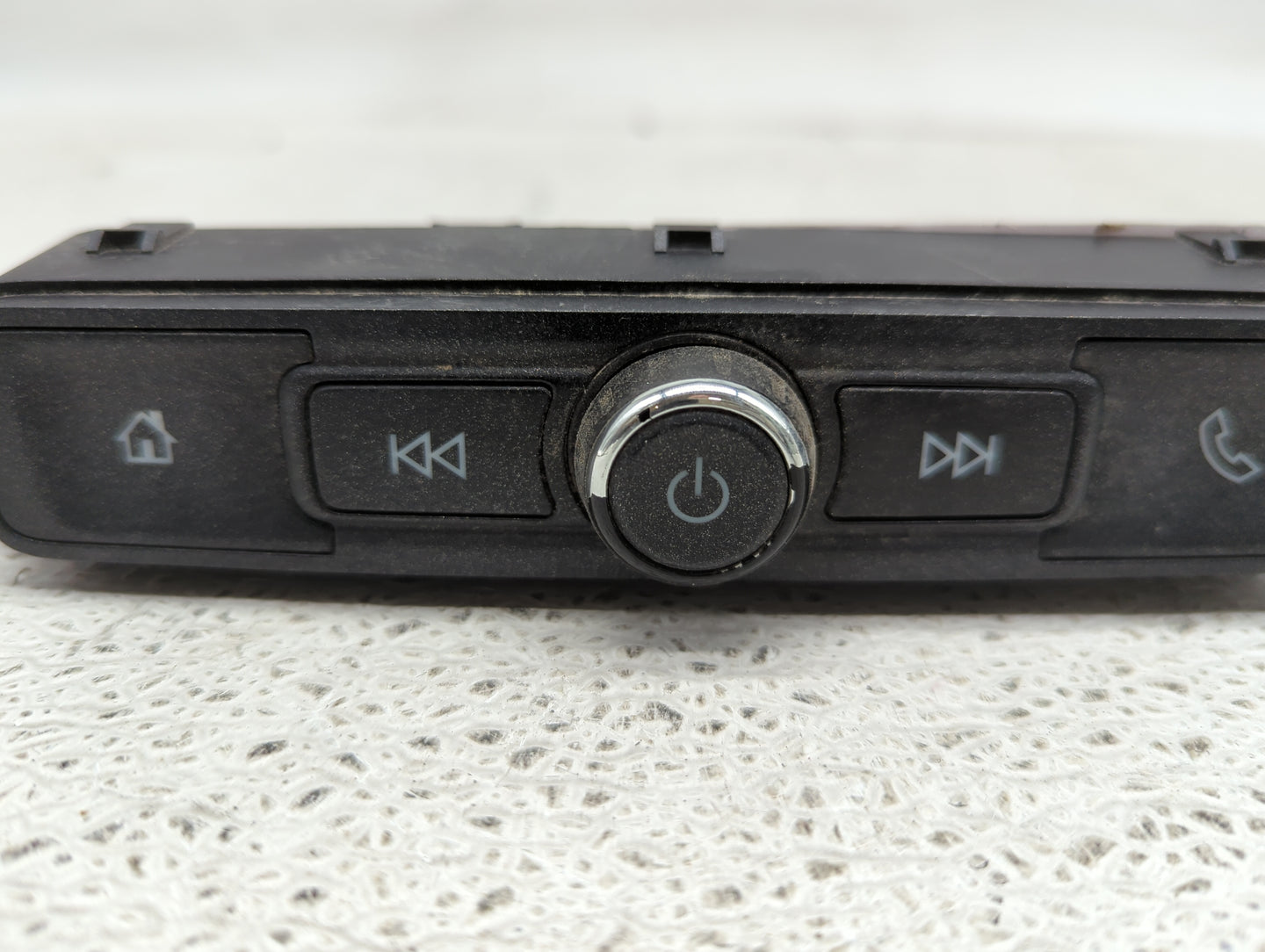 2015 Chevrolet Silverado Radio AM FM Cd Player Receiver Replacement Fits OEM Used Auto Parts - Oemusedautoparts1.com