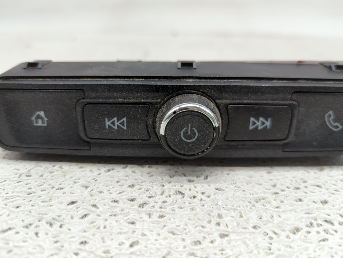 2015 Chevrolet Silverado Radio AM FM Cd Player Receiver Replacement Fits OEM Used Auto Parts - Oemusedautoparts1.com