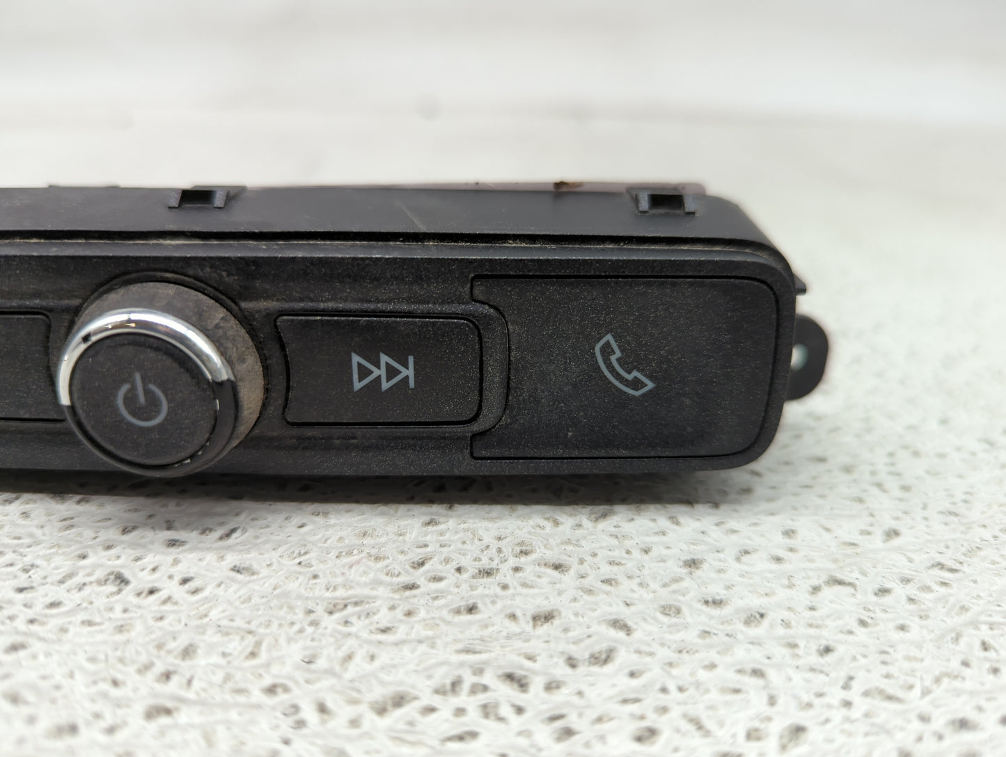 2015 Chevrolet Silverado Radio AM FM Cd Player Receiver Replacement Fits OEM Used Auto Parts - Oemusedautoparts1.com