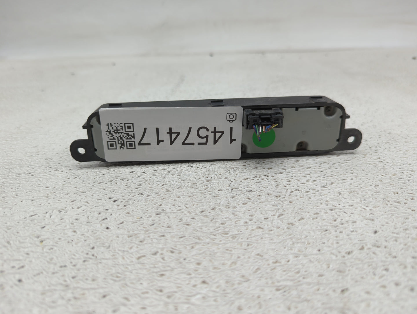 2015 Chevrolet Silverado Radio AM FM Cd Player Receiver Replacement Fits OEM Used Auto Parts - Oemusedautoparts1.com