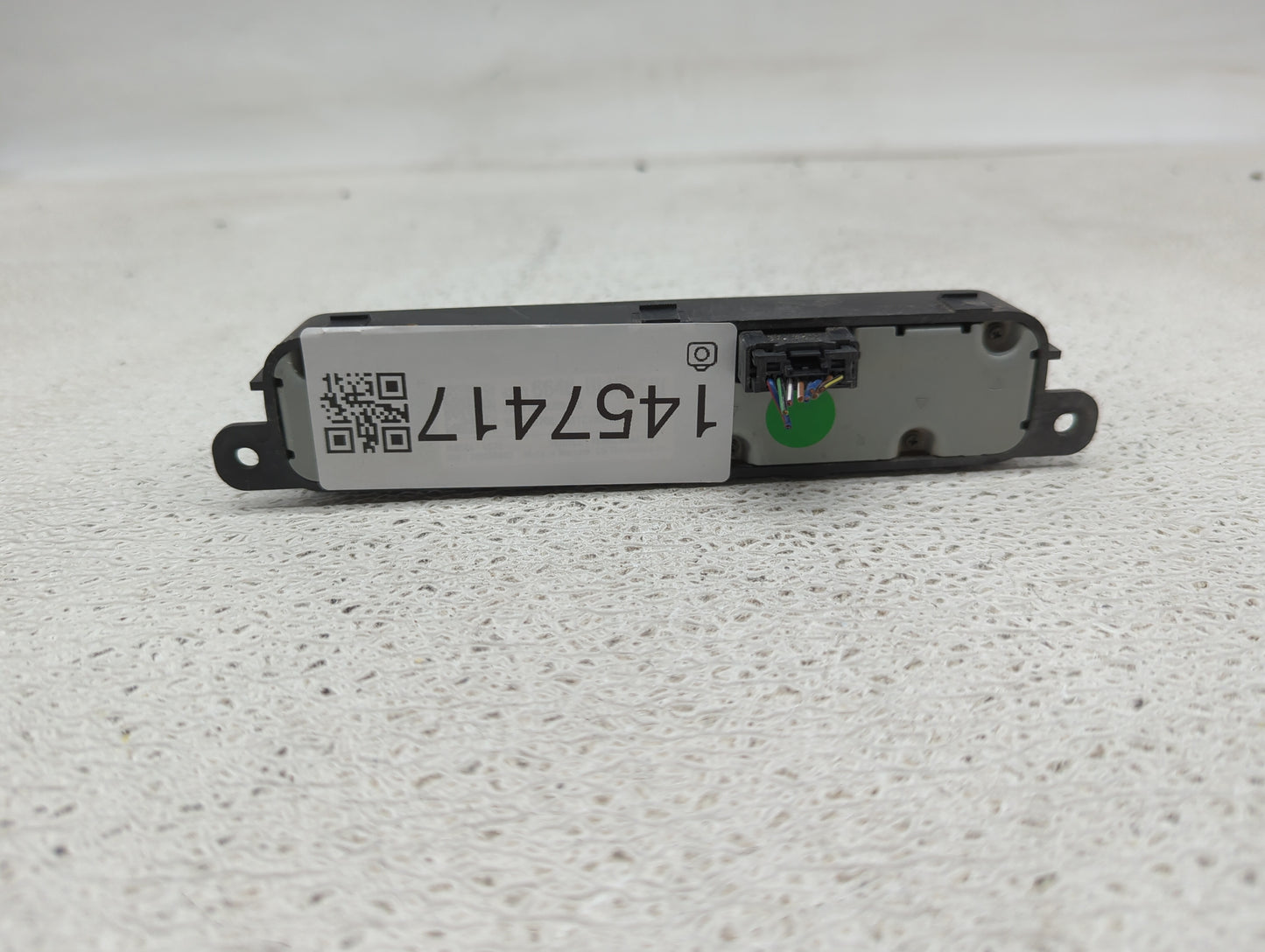 2015 Chevrolet Silverado Radio AM FM Cd Player Receiver Replacement Fits OEM Used Auto Parts - Oemusedautoparts1.com