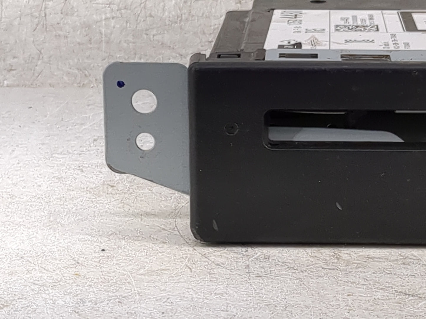 2015 Chevrolet Silverado Radio AM FM Cd Player Receiver Replacement P/N:13594481 Fits OEM Used Auto Parts - Oemusedautoparts