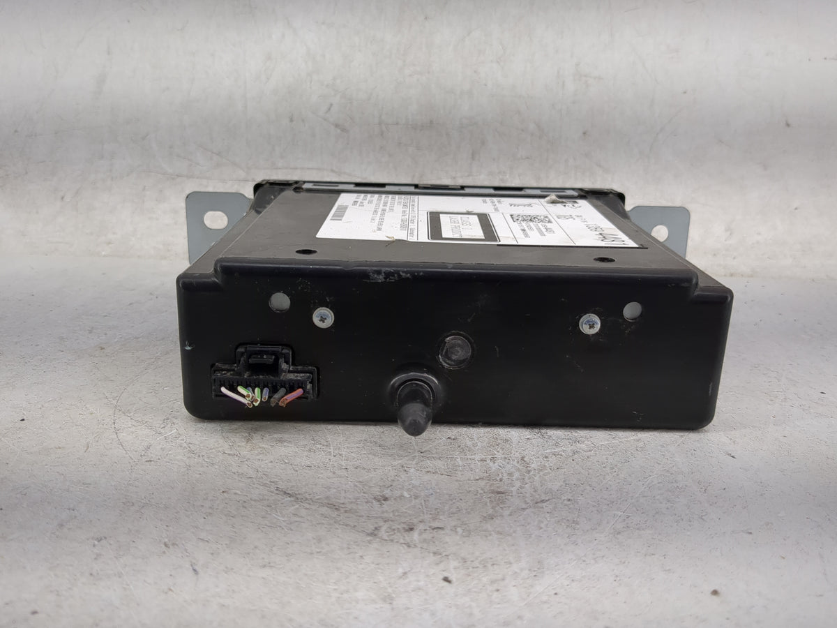 2015 Chevrolet Silverado Radio AM FM Cd Player Receiver Replacement P/N:13594481 Fits OEM Used Auto Parts - Oemusedautoparts