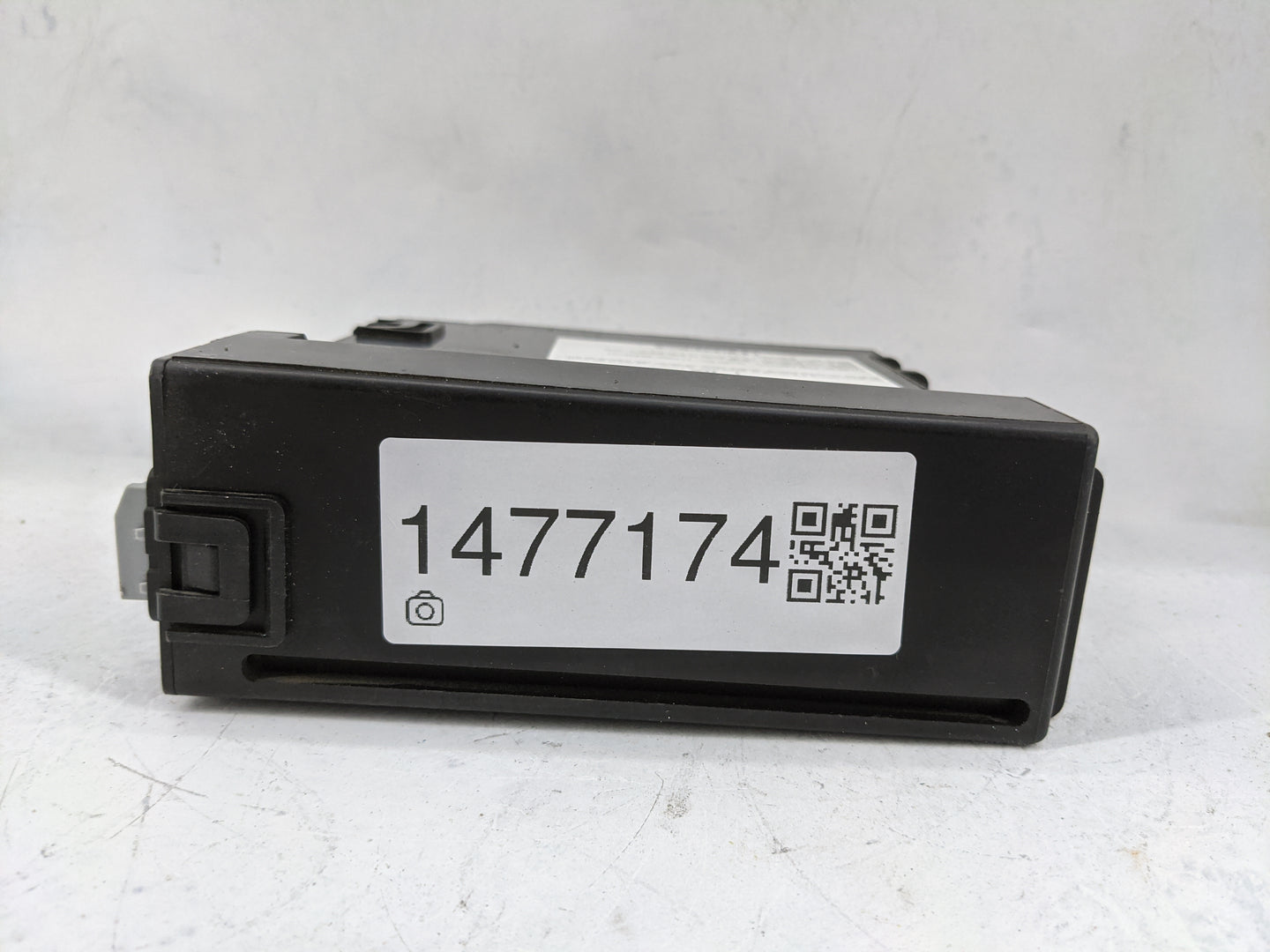 2015 Chevrolet Silverado Radio AM FM Cd Player Receiver Replacement P/N:13596614 111000-5640C101 Fits OEM Used Auto Parts - 