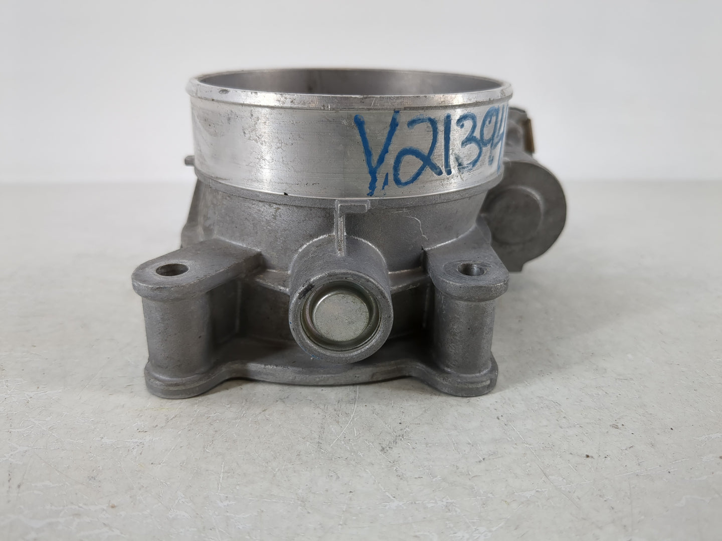 2014-2022 Chevrolet Silverado 1500 Throttle Body P/N:12617792 Fits Fits 2014 2015 2016 2017 2018 2019 2020 2021 2022 OEM Use