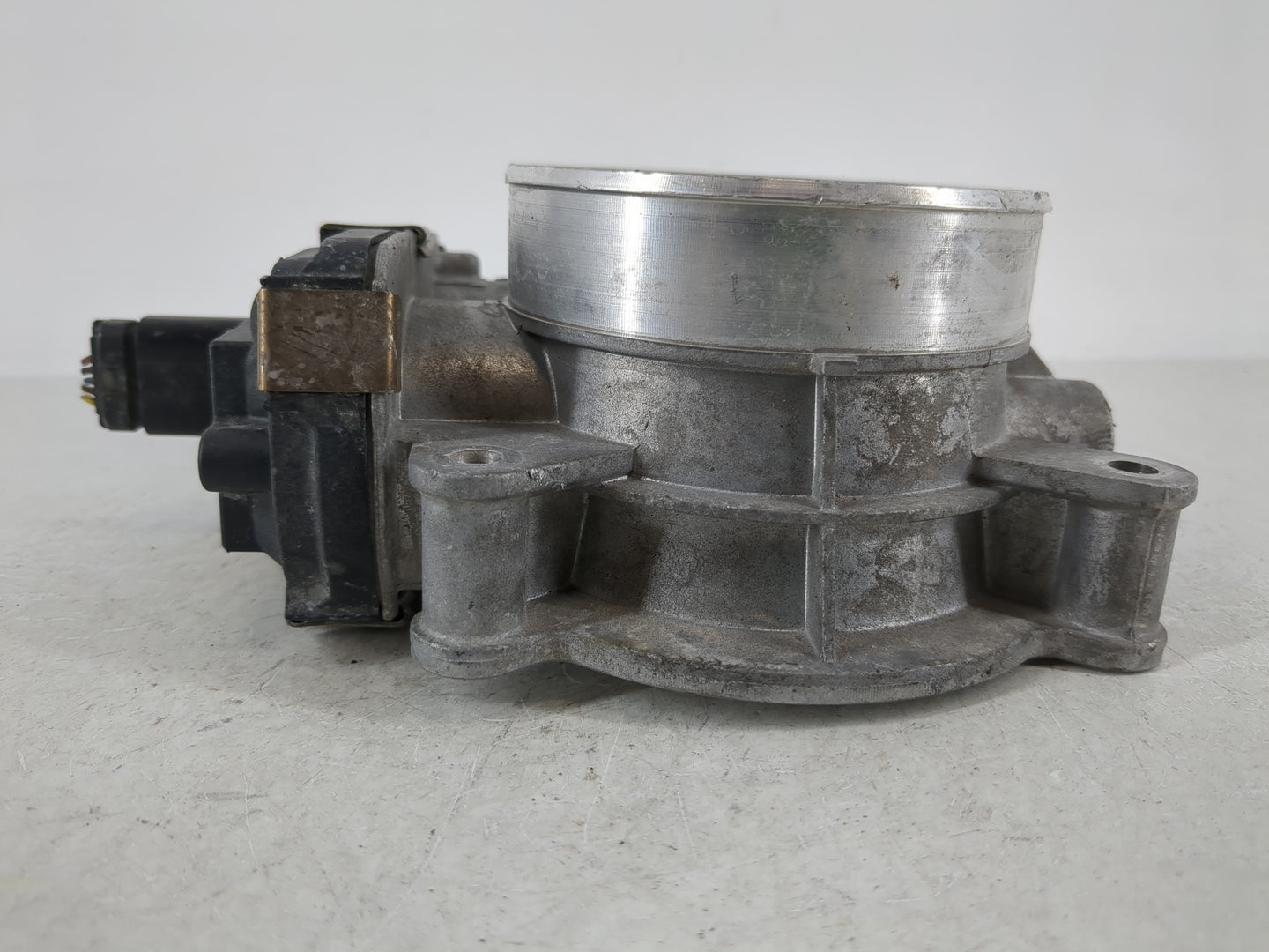 2014-2022 Chevrolet Silverado 1500 Throttle Body P/N:12617792 Fits Fits 2014 2015 2016 2017 2018 2019 2020 2021 2022 OEM Use