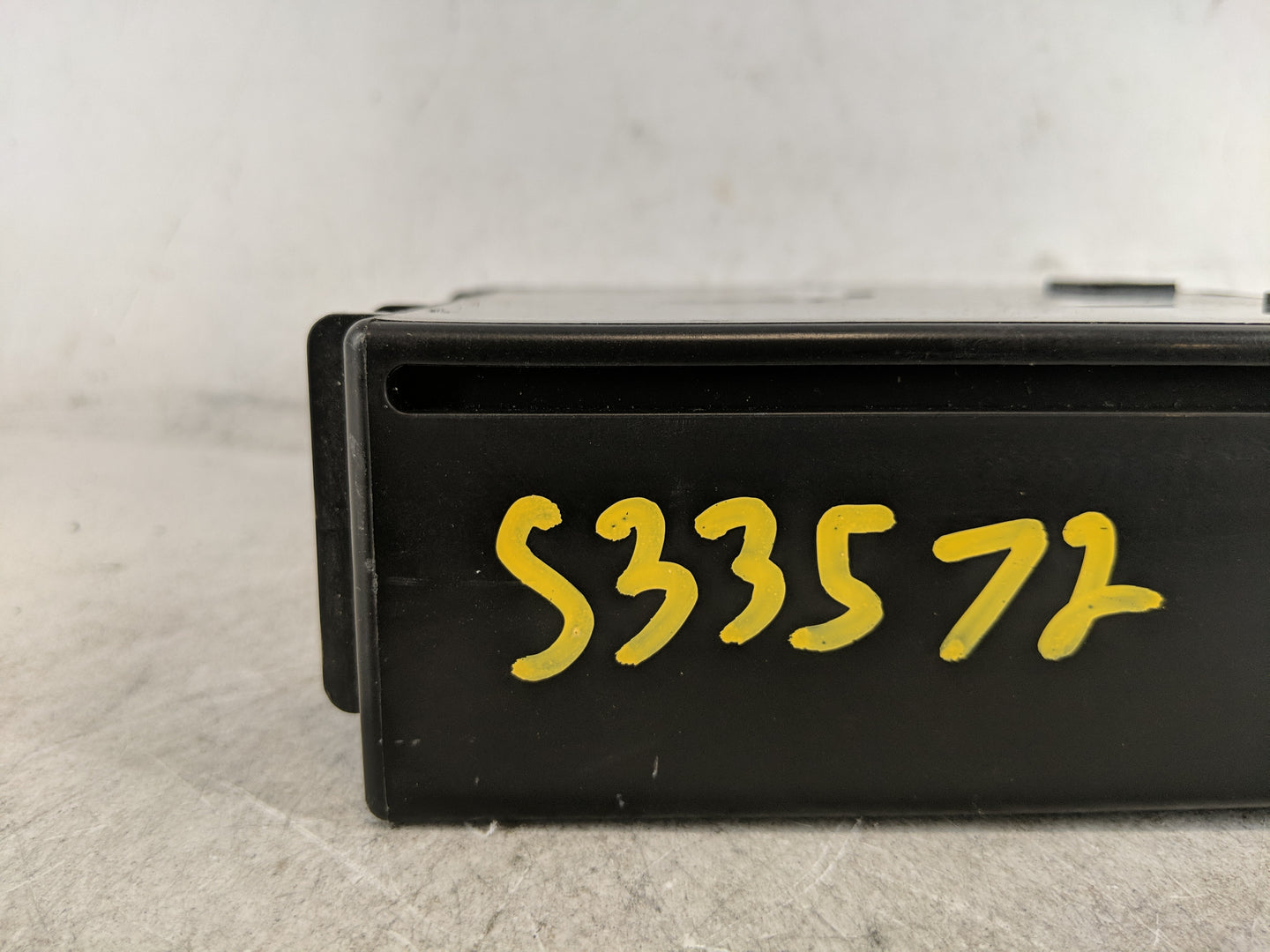 2015 Chevrolet Silverado 1500 Radio AM FM Cd Player Receiver Replacement P/N:13596607 Fits Fits 2016 OEM Used Auto Parts - O