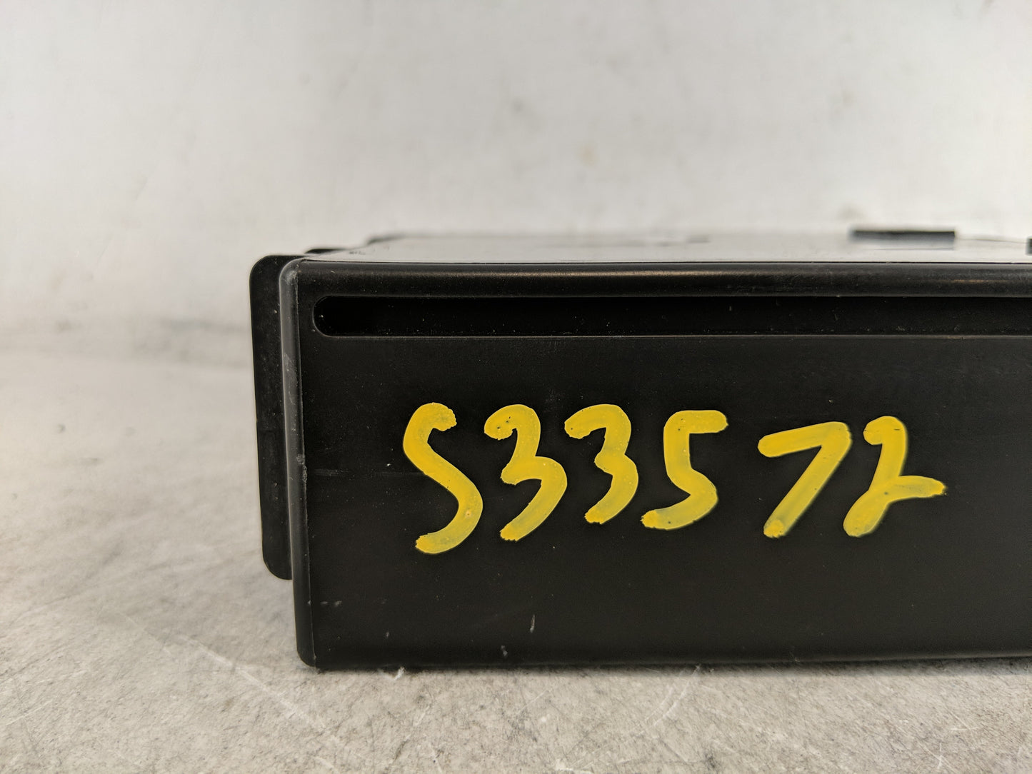 2015 Chevrolet Silverado 1500 Radio AM FM Cd Player Receiver Replacement P/N:13596607 Fits Fits 2016 OEM Used Auto Parts - O
