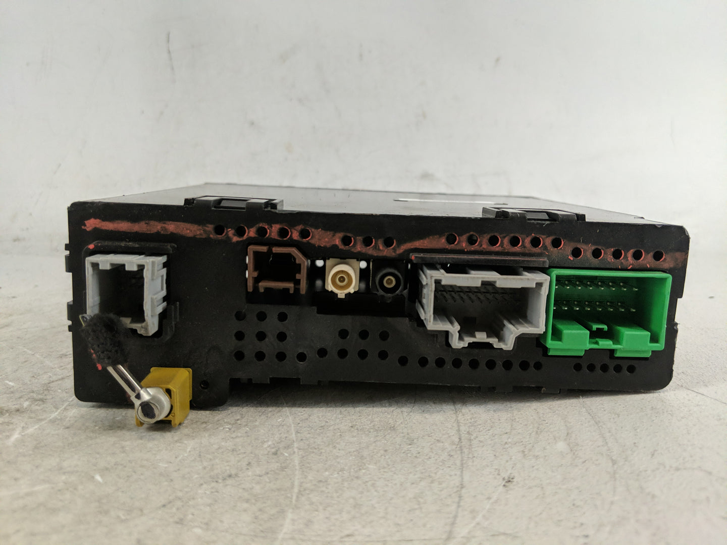 2015 Chevrolet Silverado 1500 Radio AM FM Cd Player Receiver Replacement P/N:13596607 Fits Fits 2016 OEM Used Auto Parts - O