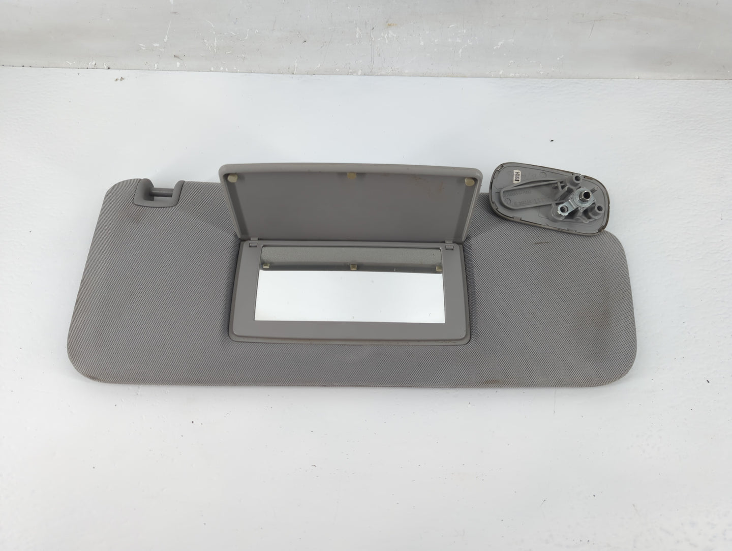 2014-2019 Chevrolet Silverado 1500 Sun Visor Shade Replacement Passenger Right Mirror Fits Fits 2014 2015 2016 2017 2018 201