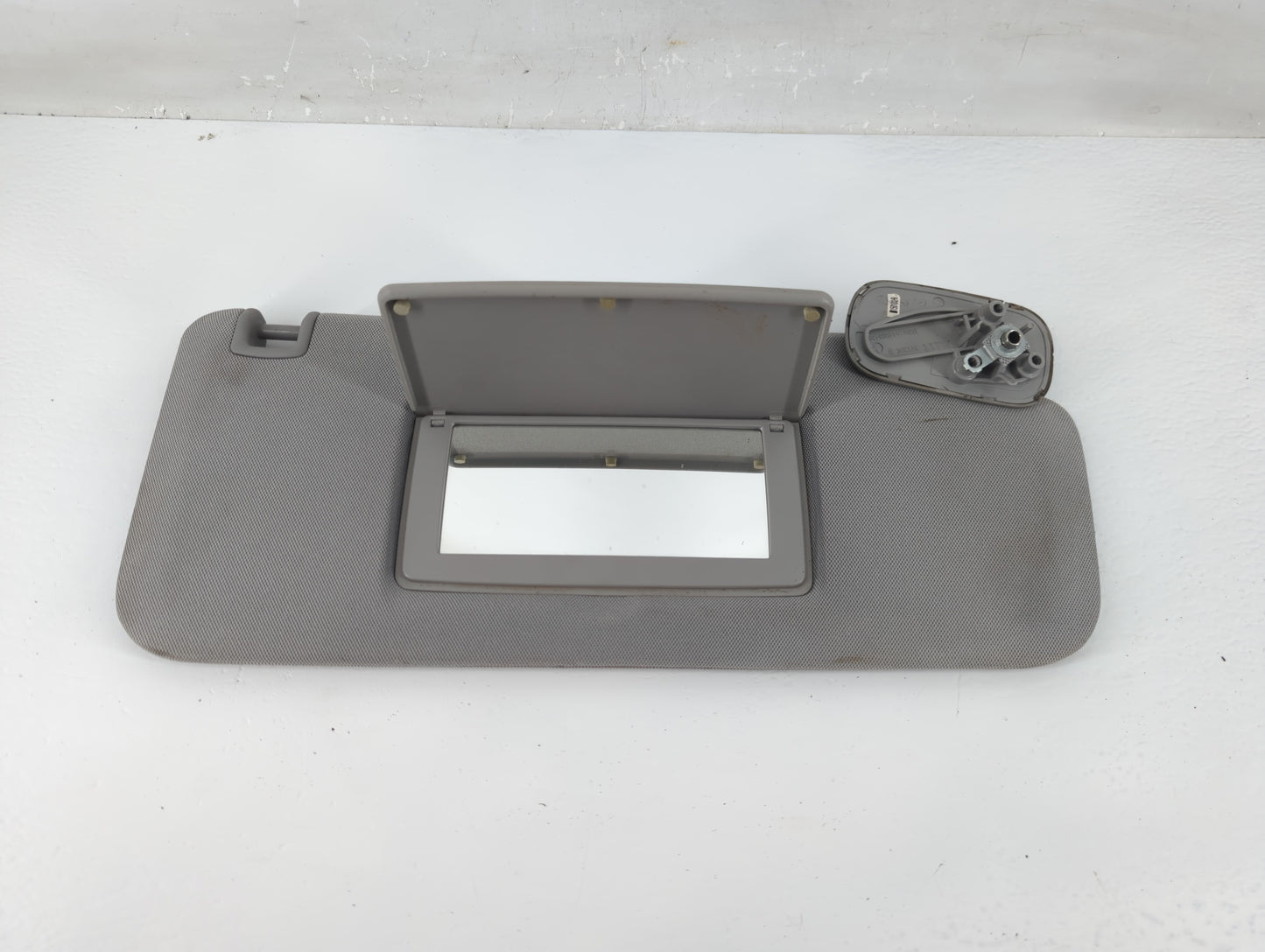 2014-2019 Chevrolet Silverado 1500 Sun Visor Shade Replacement Passenger Right Mirror Fits Fits 2014 2015 2016 2017 2018 201