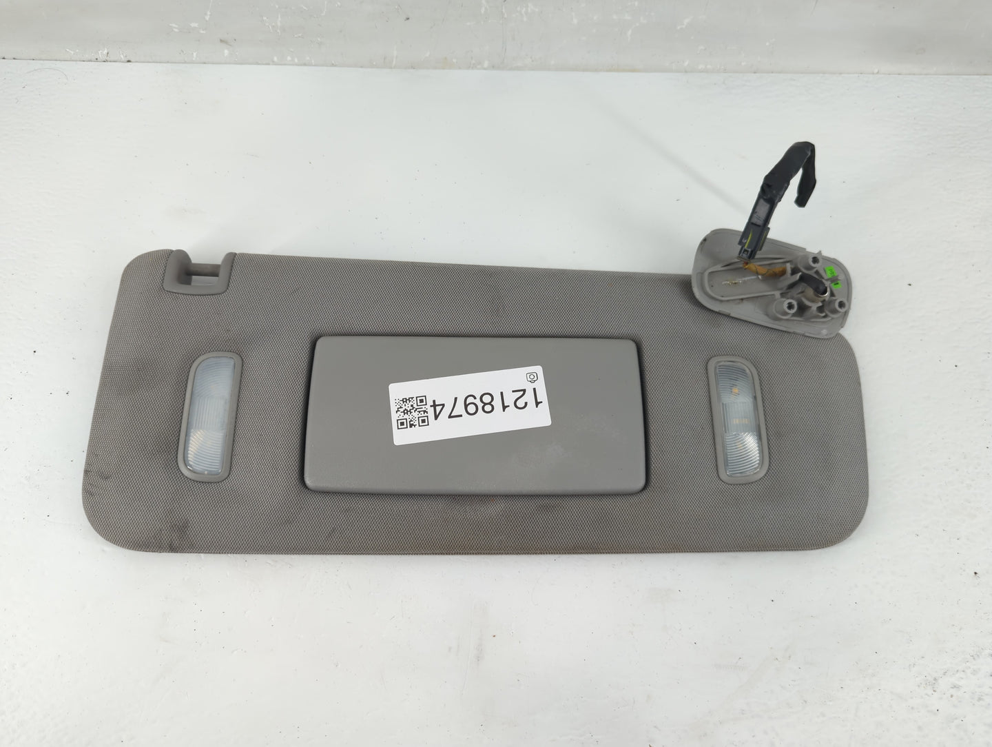 2014-2019 Chevrolet Silverado 1500 Sun Visor Shade Replacement Passenger Right Mirror Fits Fits 2014 2015 2016 2017 2018 201