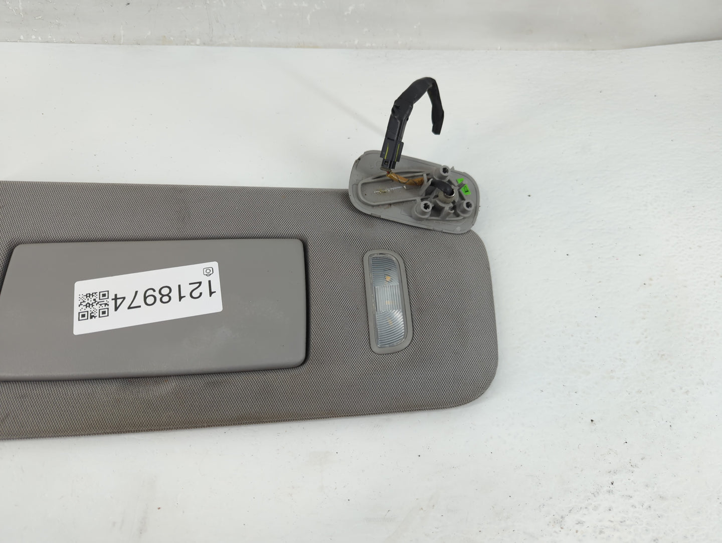 2014-2019 Chevrolet Silverado 1500 Sun Visor Shade Replacement Passenger Right Mirror Fits Fits 2014 2015 2016 2017 2018 201