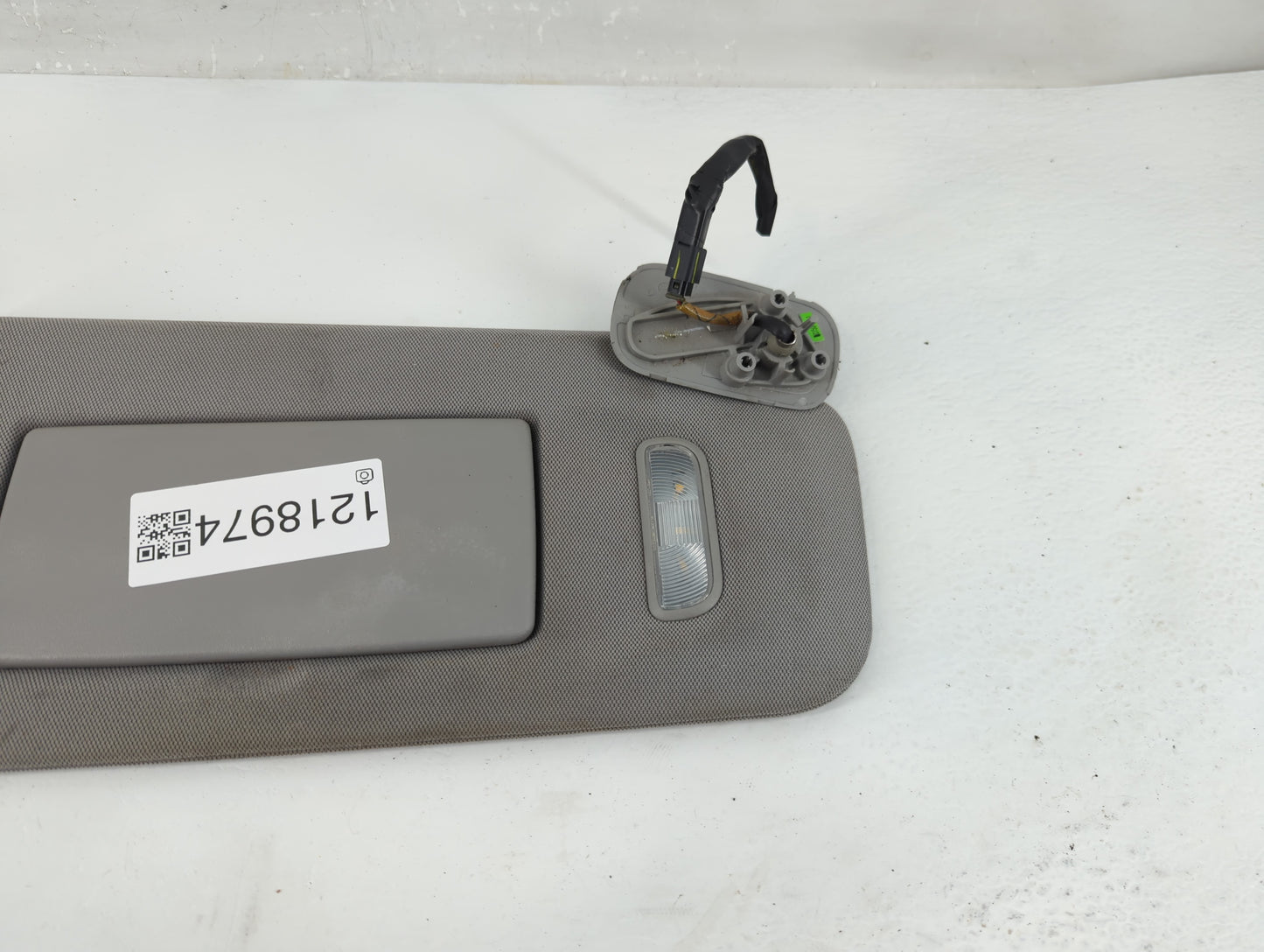 2014-2019 Chevrolet Silverado 1500 Sun Visor Shade Replacement Passenger Right Mirror Fits Fits 2014 2015 2016 2017 2018 201