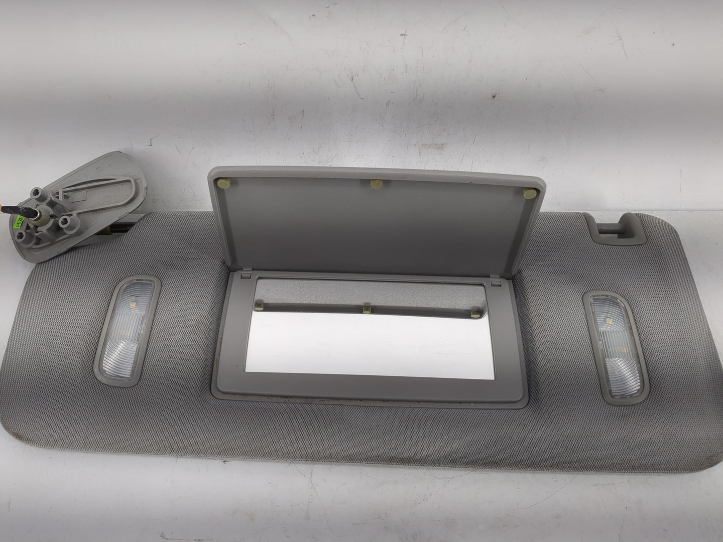 2014-2019 Chevrolet Silverado 1500 Sun Visor Shade Replacement Driver Left Mirror Fits Fits 2014 2015 2016 2017 2018 2019 OE