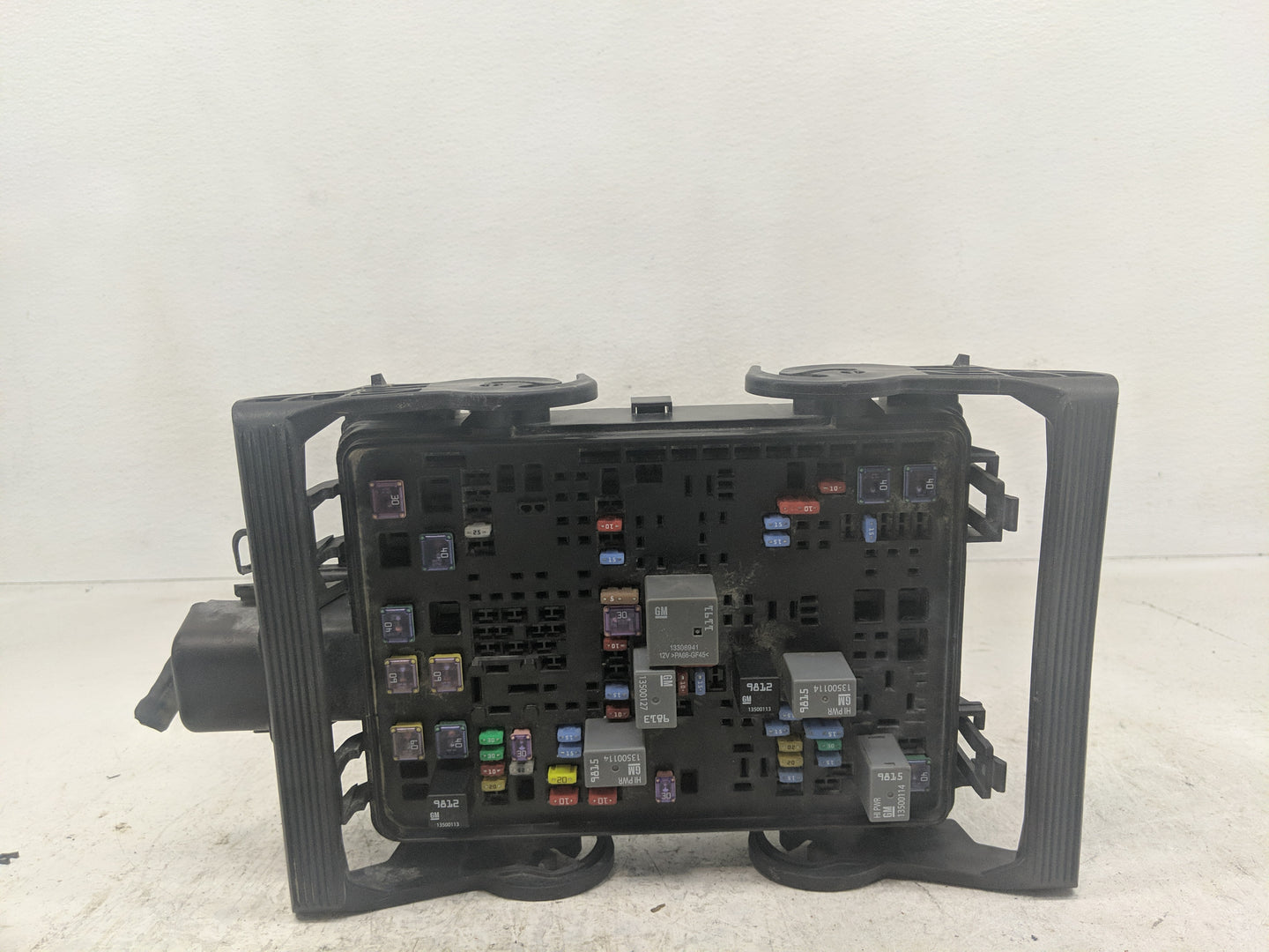 2016-2017 Chevrolet Silverado 1500 Fusebox Fuse Box Panel Relay Module Fits Fits 2016 2017 OEM Used Auto Parts - Oemusedauto