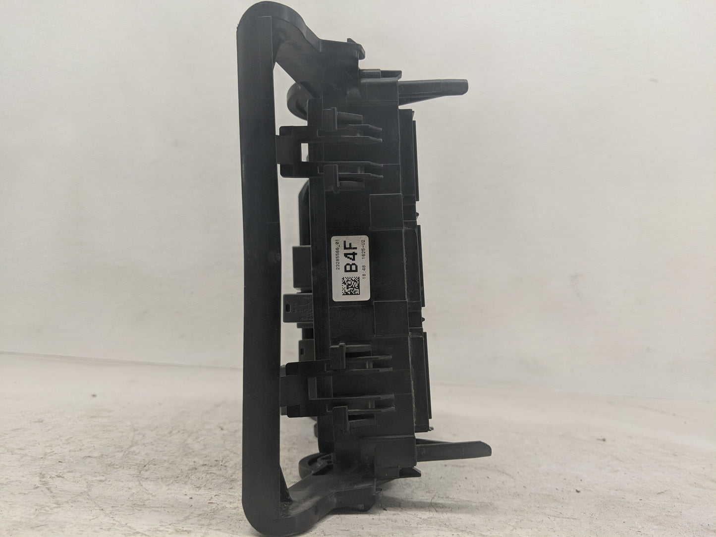 2016-2017 Chevrolet Silverado 1500 Fusebox Fuse Box Panel Relay Module Fits Fits 2016 2017 OEM Used Auto Parts - Oemusedauto