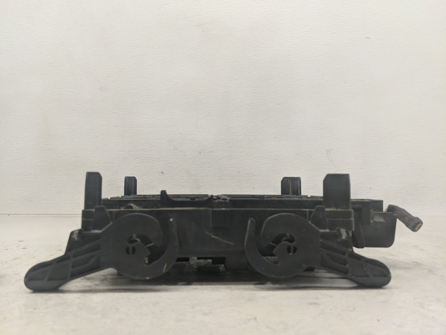 2016-2017 Chevrolet Silverado 1500 Fusebox Fuse Box Panel Relay Module Fits Fits 2016 2017 OEM Used Auto Parts - Oemusedauto