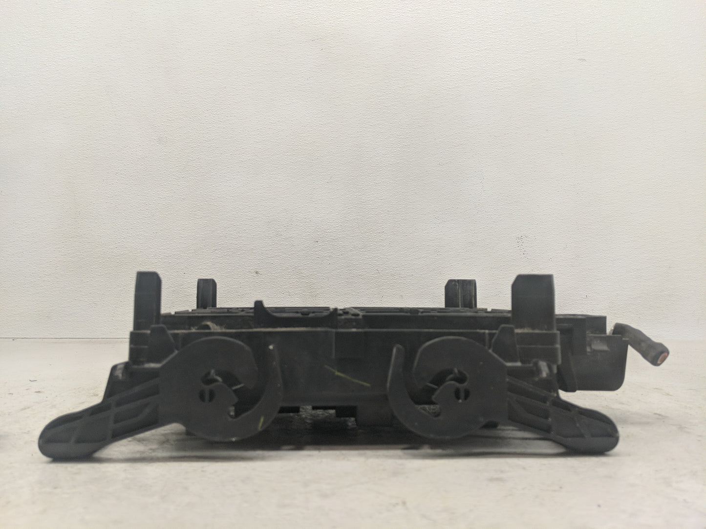 2016-2017 Chevrolet Silverado 1500 Fusebox Fuse Box Panel Relay Module Fits Fits 2016 2017 OEM Used Auto Parts - Oemusedauto