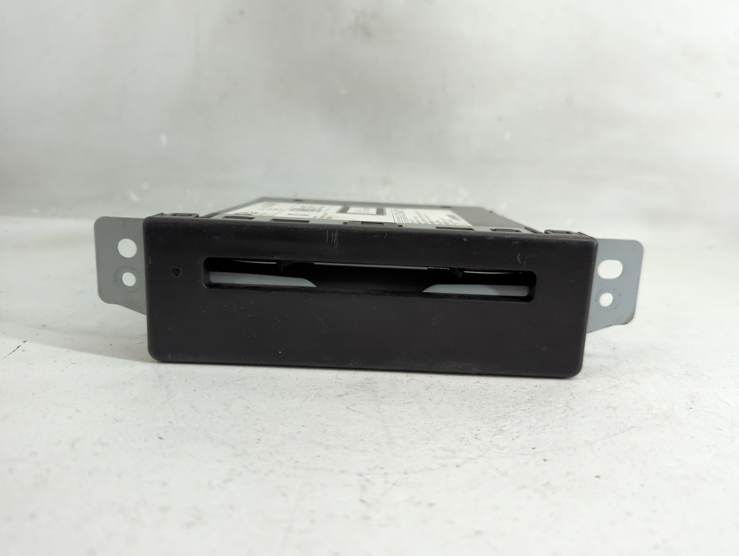 2015 Chevrolet Silverado 1500 Radio AM FM Cd Player Receiver Replacement P/N:13594481 Fits OEM Used Auto Parts - Oemusedauto