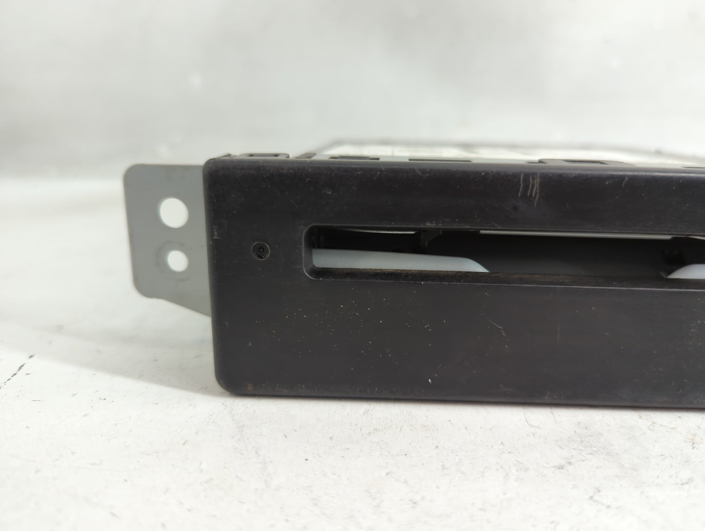 2015 Chevrolet Silverado 1500 Radio AM FM Cd Player Receiver Replacement P/N:13594481 Fits OEM Used Auto Parts - Oemusedauto