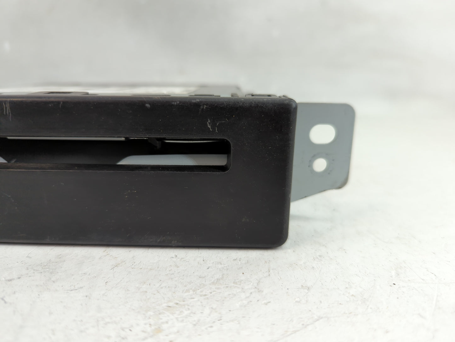 2015 Chevrolet Silverado 1500 Radio AM FM Cd Player Receiver Replacement P/N:13594481 Fits OEM Used Auto Parts - Oemusedauto