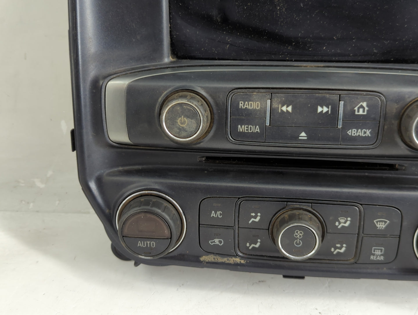 2015 Chevrolet Silverado 1500 Radio AM FM Cd Player Receiver Replacement P/N:23486614 Fits OEM Used Auto Parts - Oemusedauto